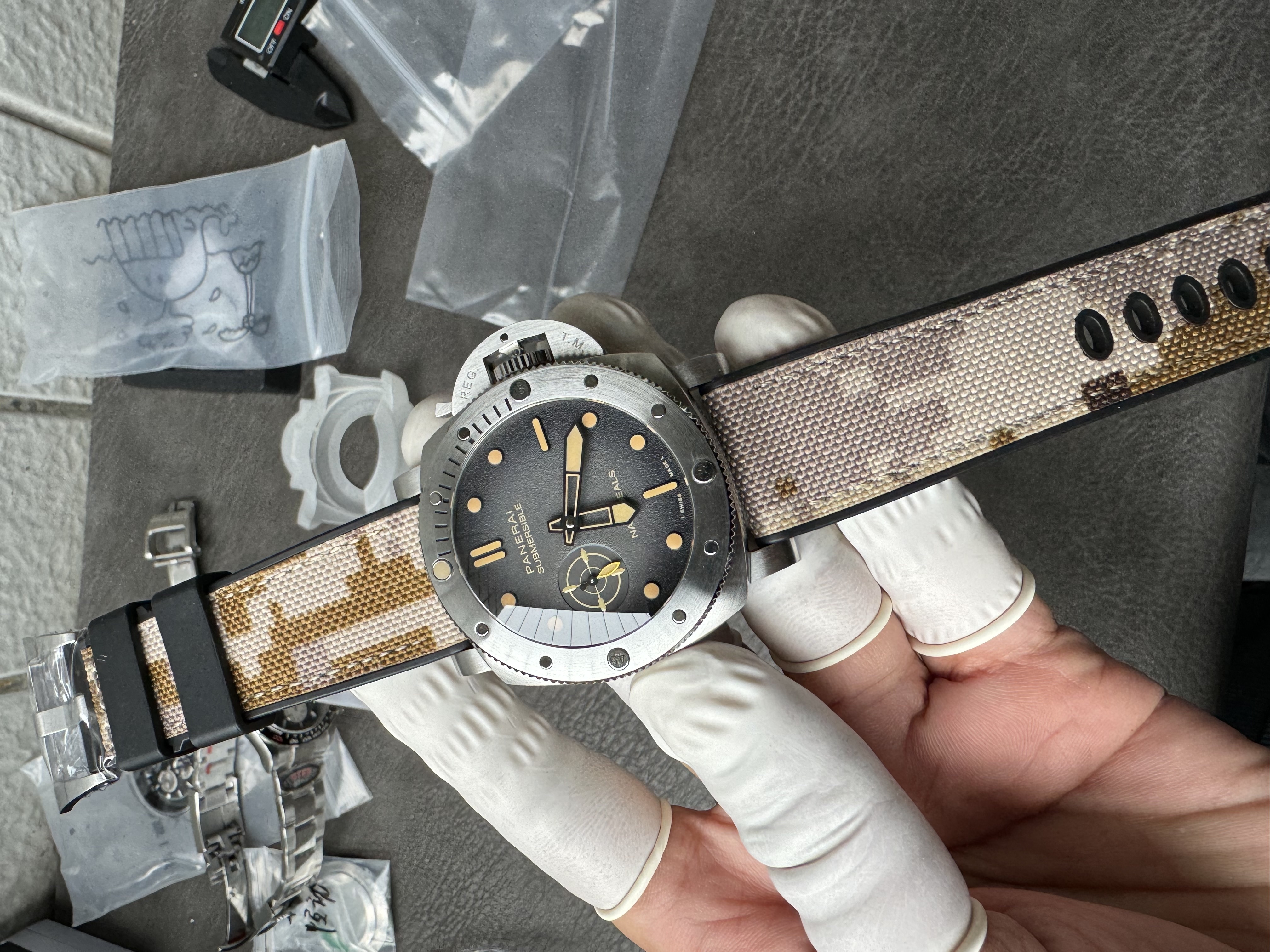 Super Clone 1:1 Panerai Submersible PAM1518 Navy SEALs – 44mm / Black Dial / Camo Strap