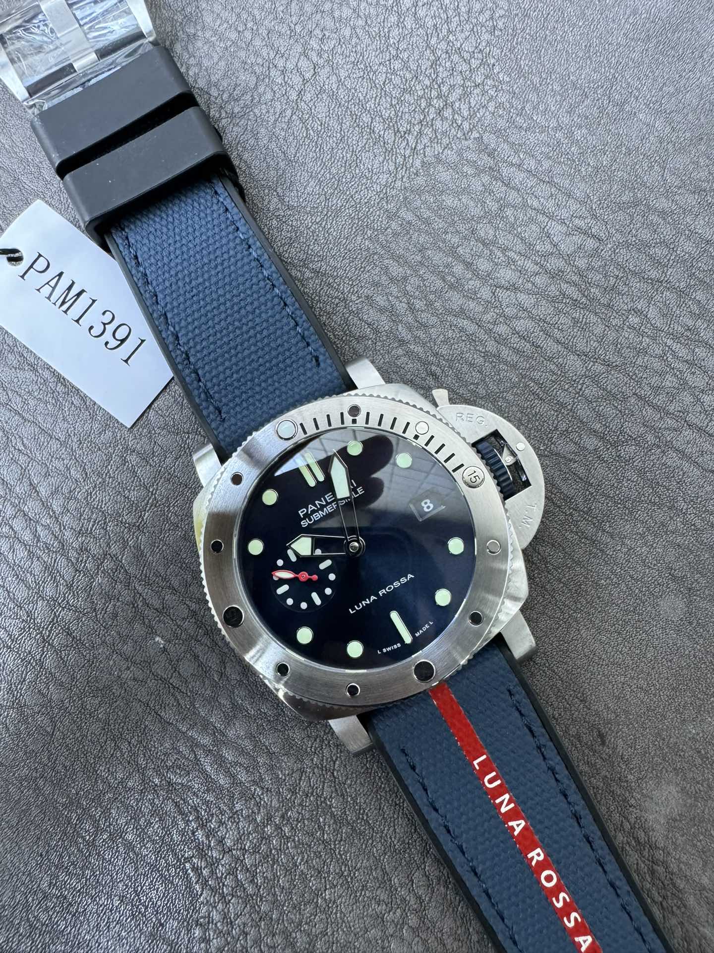 Super Clone 1:1 Panerai Submersible Luna Rossa PAM01391 – 44mm / Blue Dial / Titanium Case / Red Seconds Hand