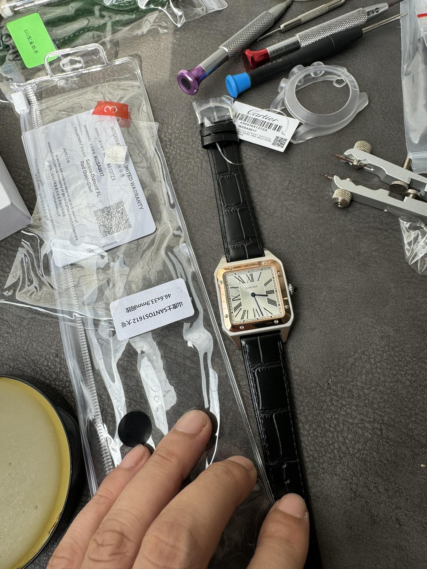 Super Clone 1:1 Cartier Santos-Dumont / Silver Sunburst Dial / Black Roman Numerals / Leather Strap