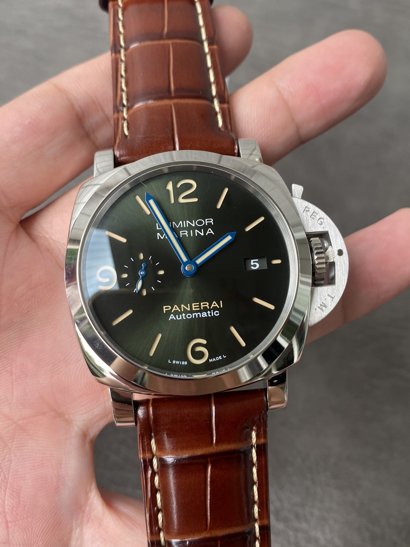 Super Clone 1:1 Panerai Luminor Marina PAM01116 – Green Dial / Polished Steel / Blue Hands / Brown Crocodile Leather Strap / 44mm