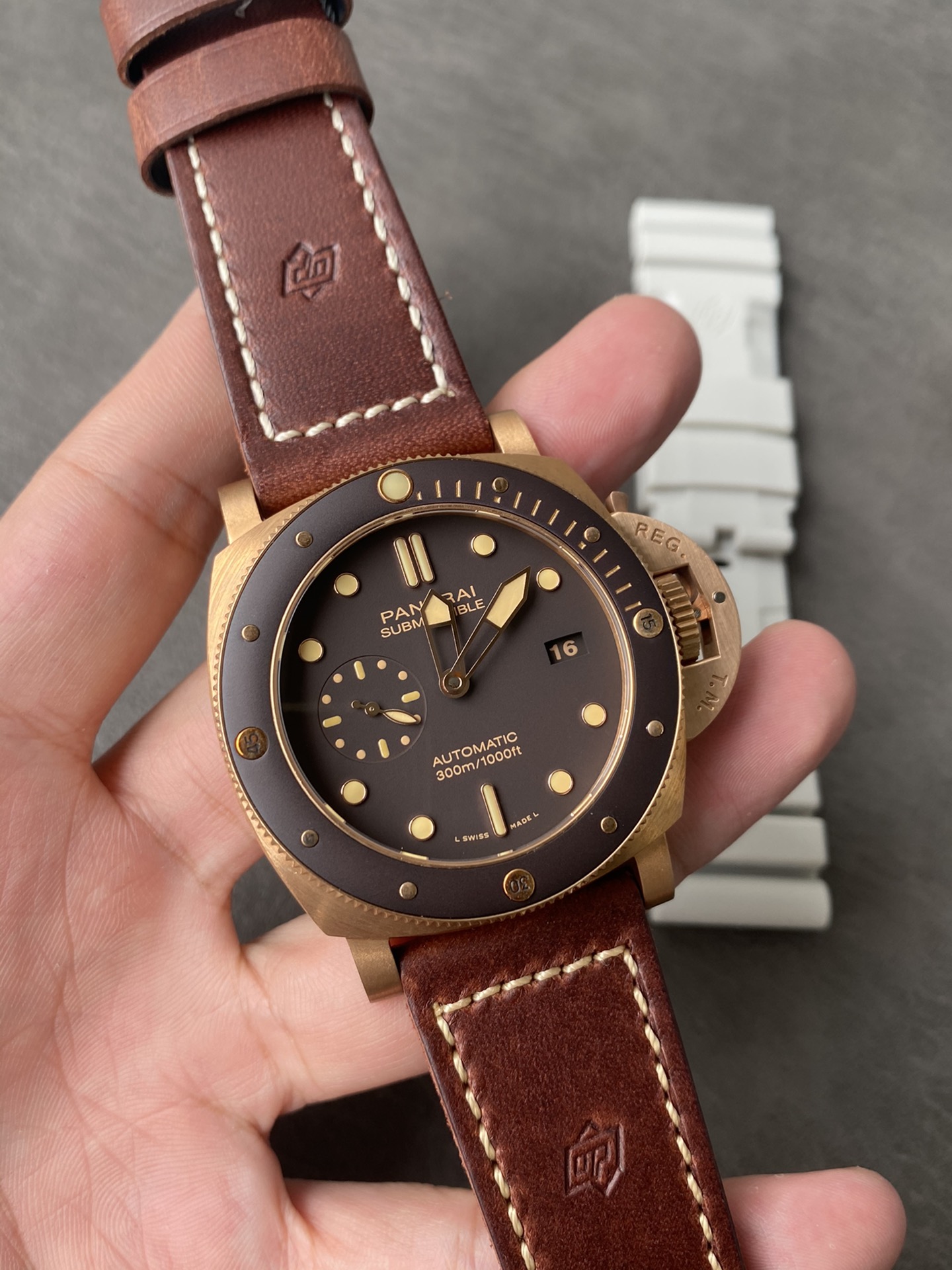 Super Clone 1:1 Panerai Submersible Bronzo PAM00968 – Bronze Case / Brown Ceramic Bezel / Brown Leather Strap