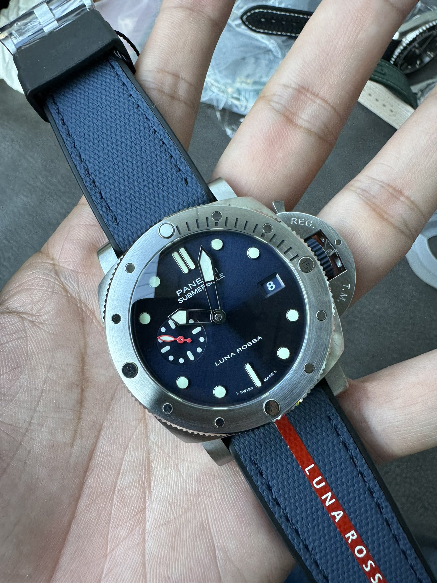 Super Clone 1:1 Panerai Submersible Luna Rossa PAM01391 – 44mm / Blue Dial / Titanium Case / Red Seconds Hand