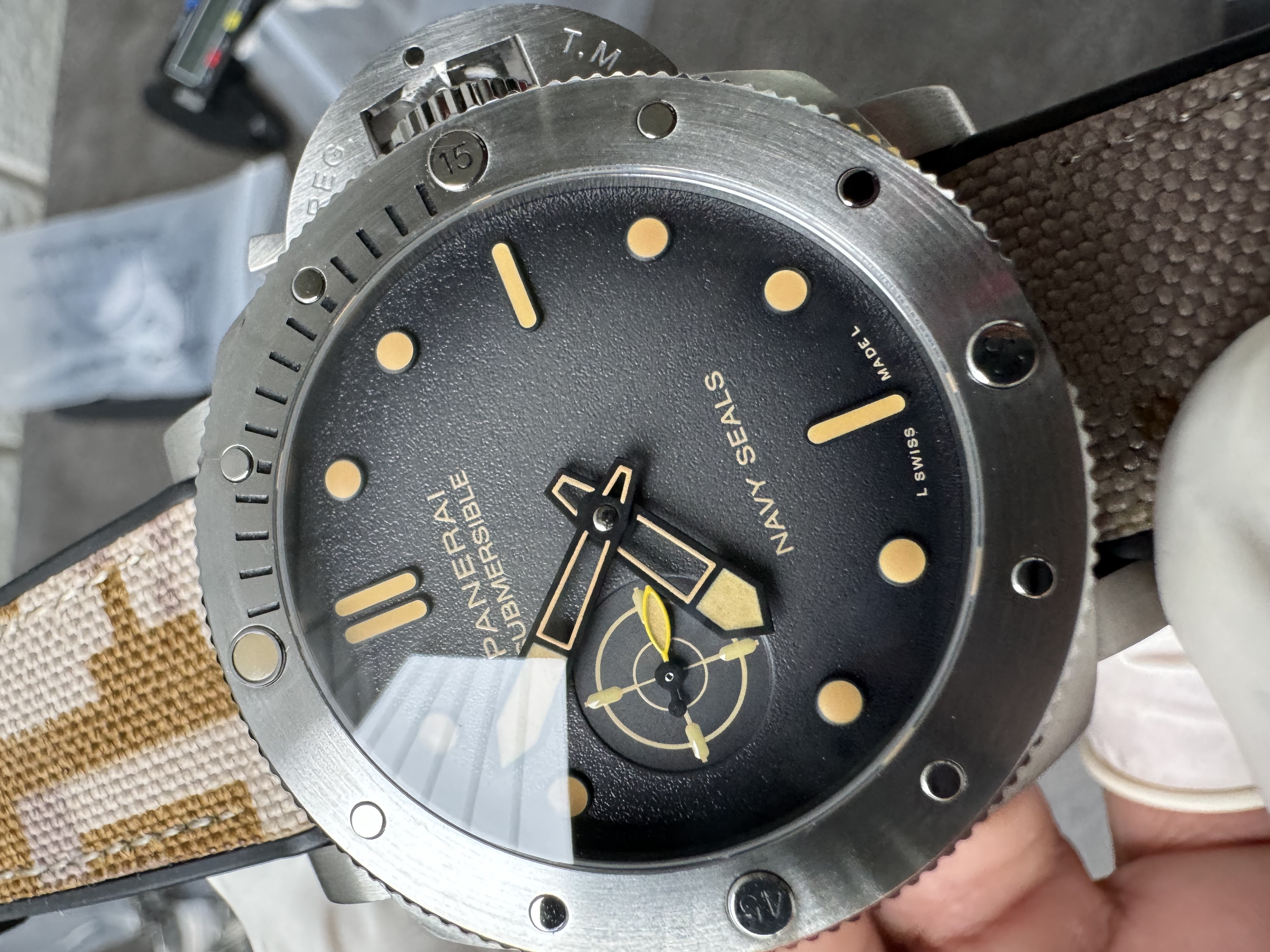 Super Clone 1:1 Panerai Submersible PAM1518 Navy SEALs – 44mm / Black Dial / Camo Strap