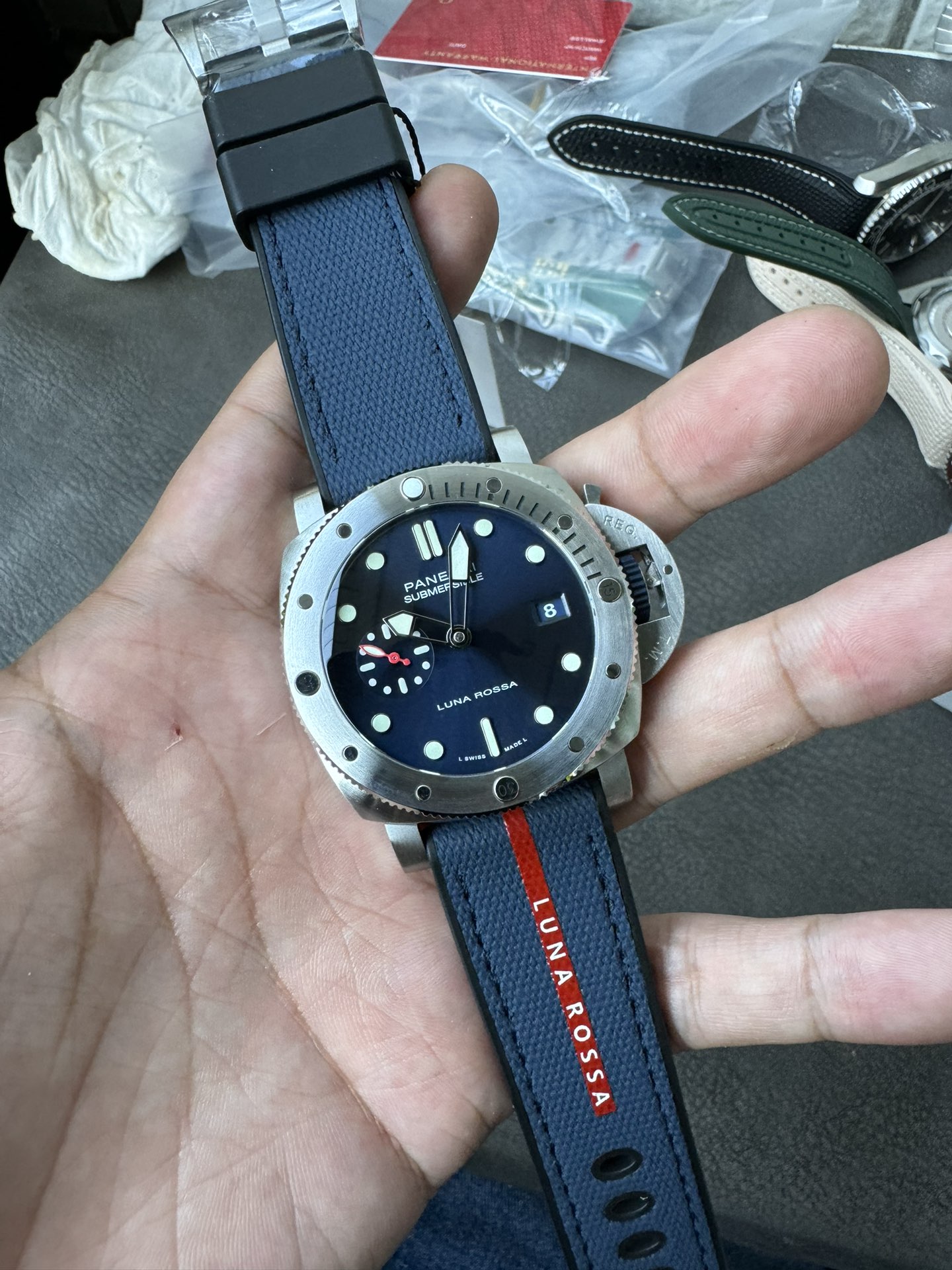 Super Clone 1:1 Panerai Submersible Luna Rossa PAM01391 – 44mm / Blue Dial / Titanium Case / Red Seconds Hand