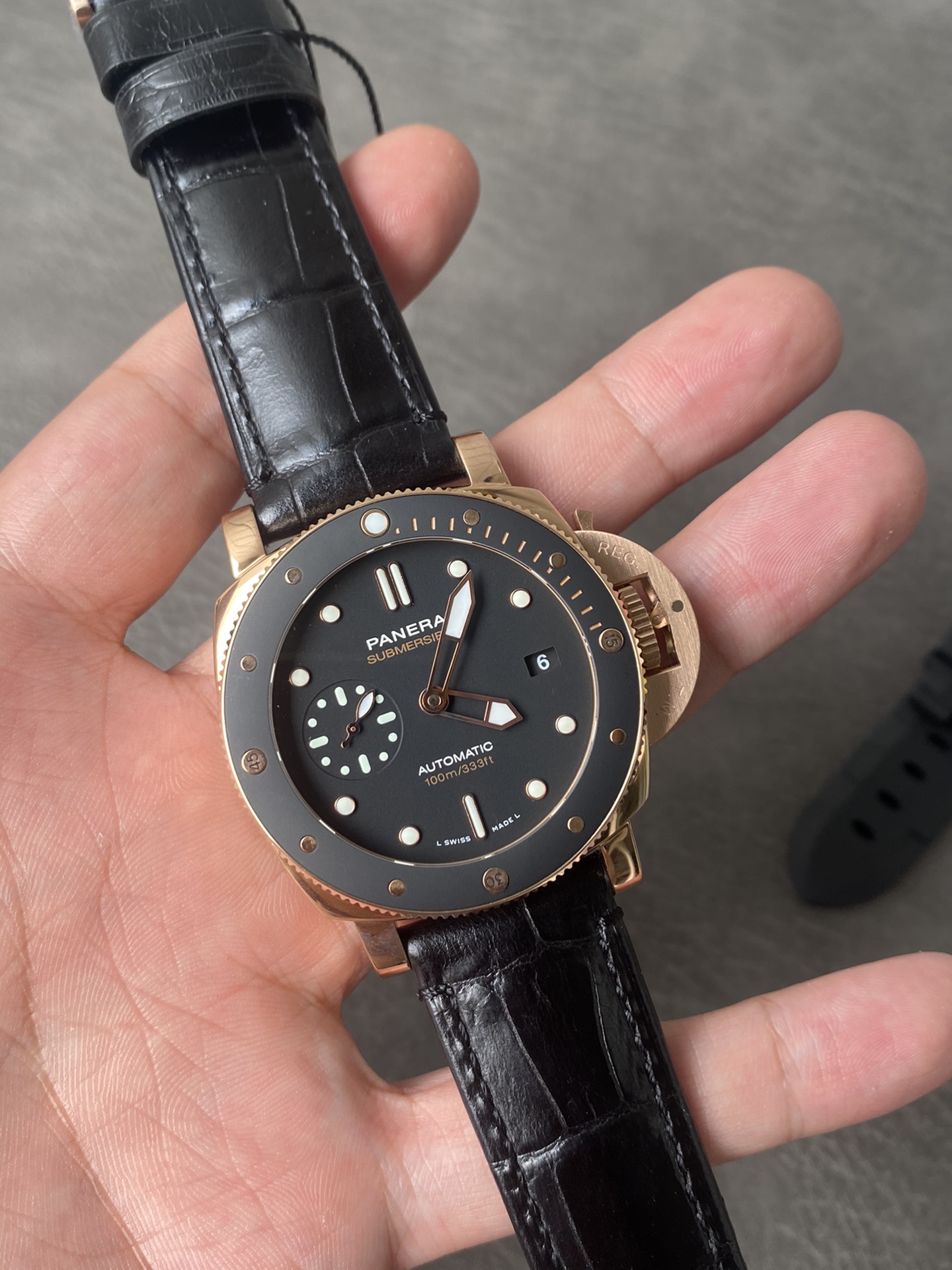 Super Clone 1:1 Panerai Submersible PAM00974 – Rose Gold / Black Ceramic Bezel / Leather Strap
