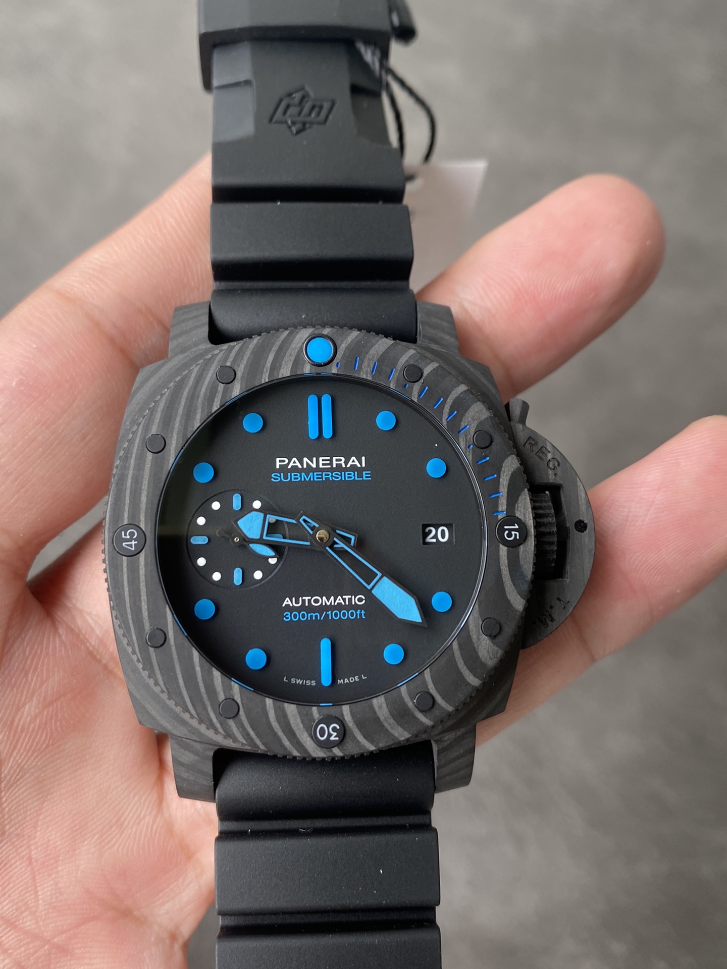 Super Clone 1:1 Panerai Submersible PAM00960 – Carbotech Case / Blue Markers / Black Rubber Strap / 42mm