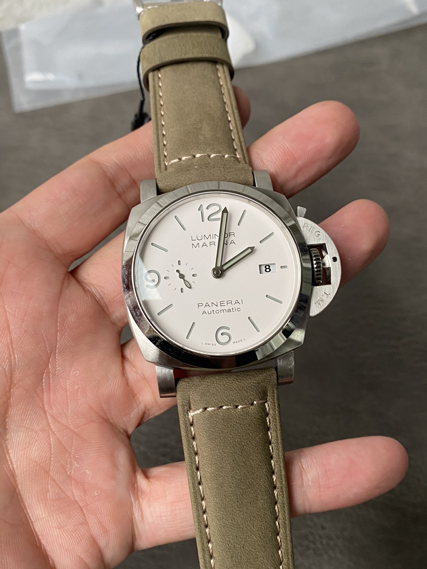 Super Clone 1:1 Panerai Luminor Marina PAM01314 – White Dial / Olive Green Strap / Stainless Steel