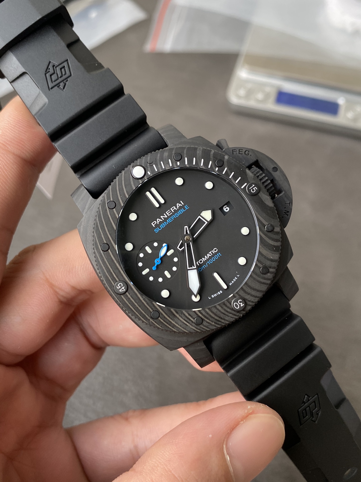 Super Clone 1:1 Panerai Submersible PAM2231 – Carbotech Bezel / Black Rubber Strap