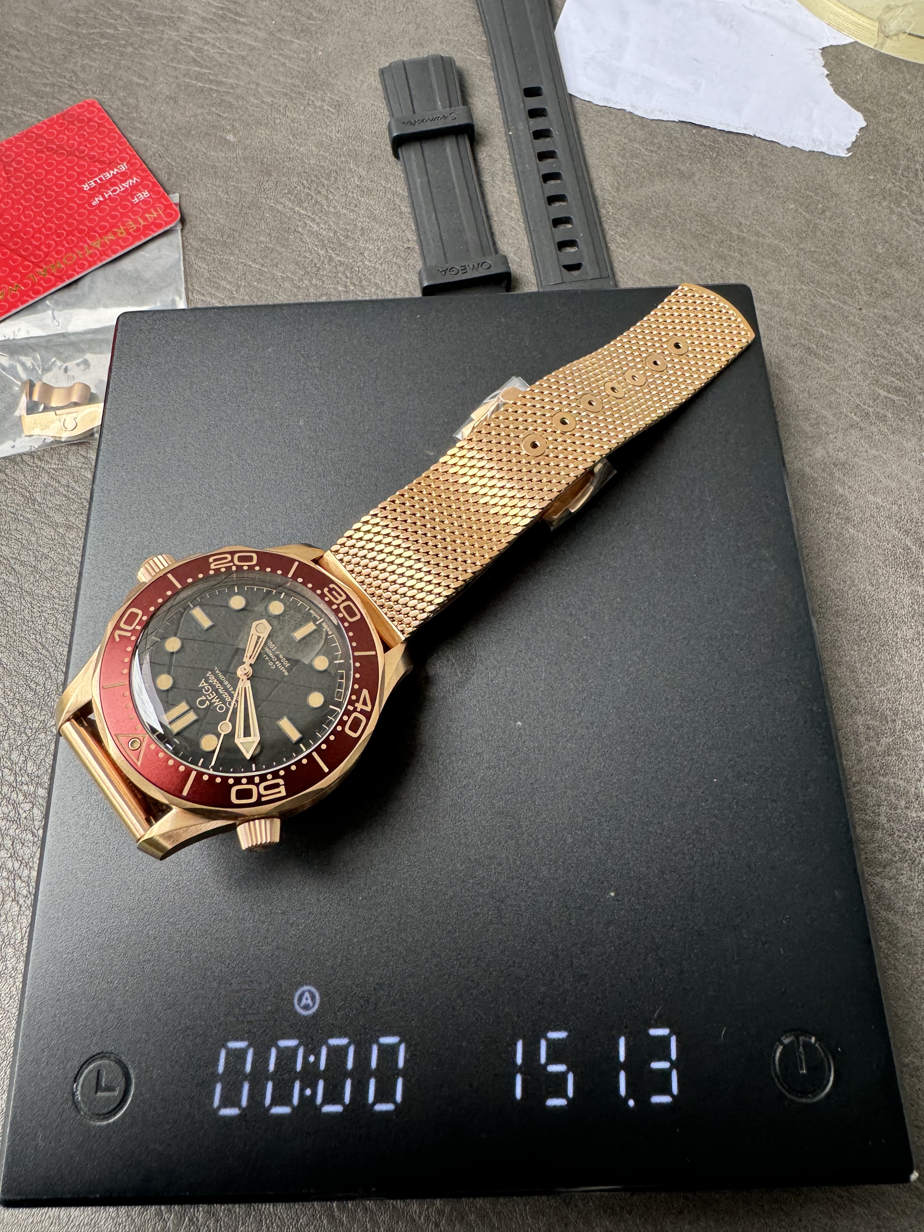 Super Clone OMEGA 1:1  Seamaster 300M 007 Edition 2025 Bronze Gold with Burgundy Bezel Milanese Bracelet
