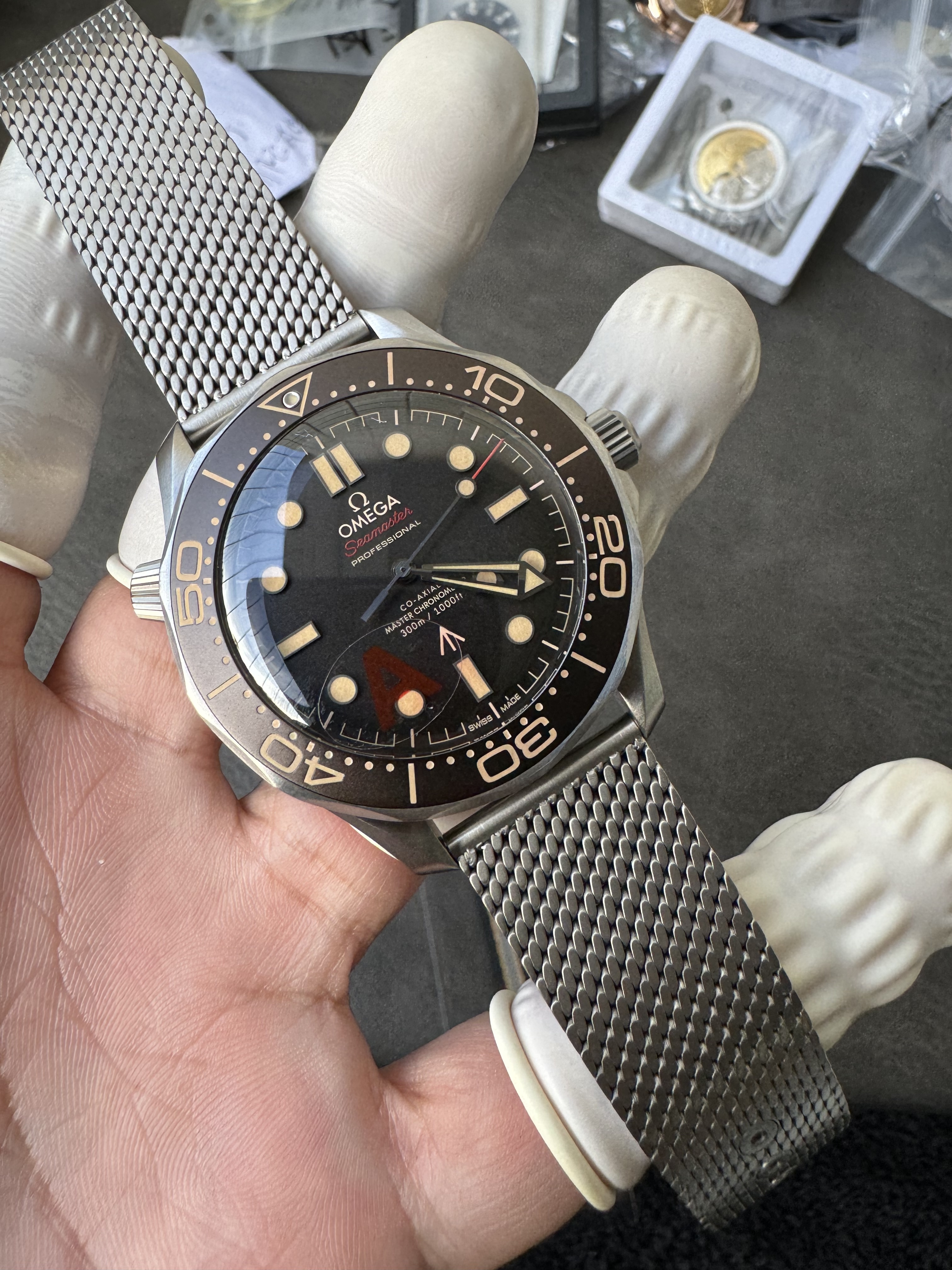 Super Clone Omega 1：1 Seamaster 300M “No Time To Die” V4 Edition — Titanium Case & Milanese Mesh, VS8800 Integrated Movement