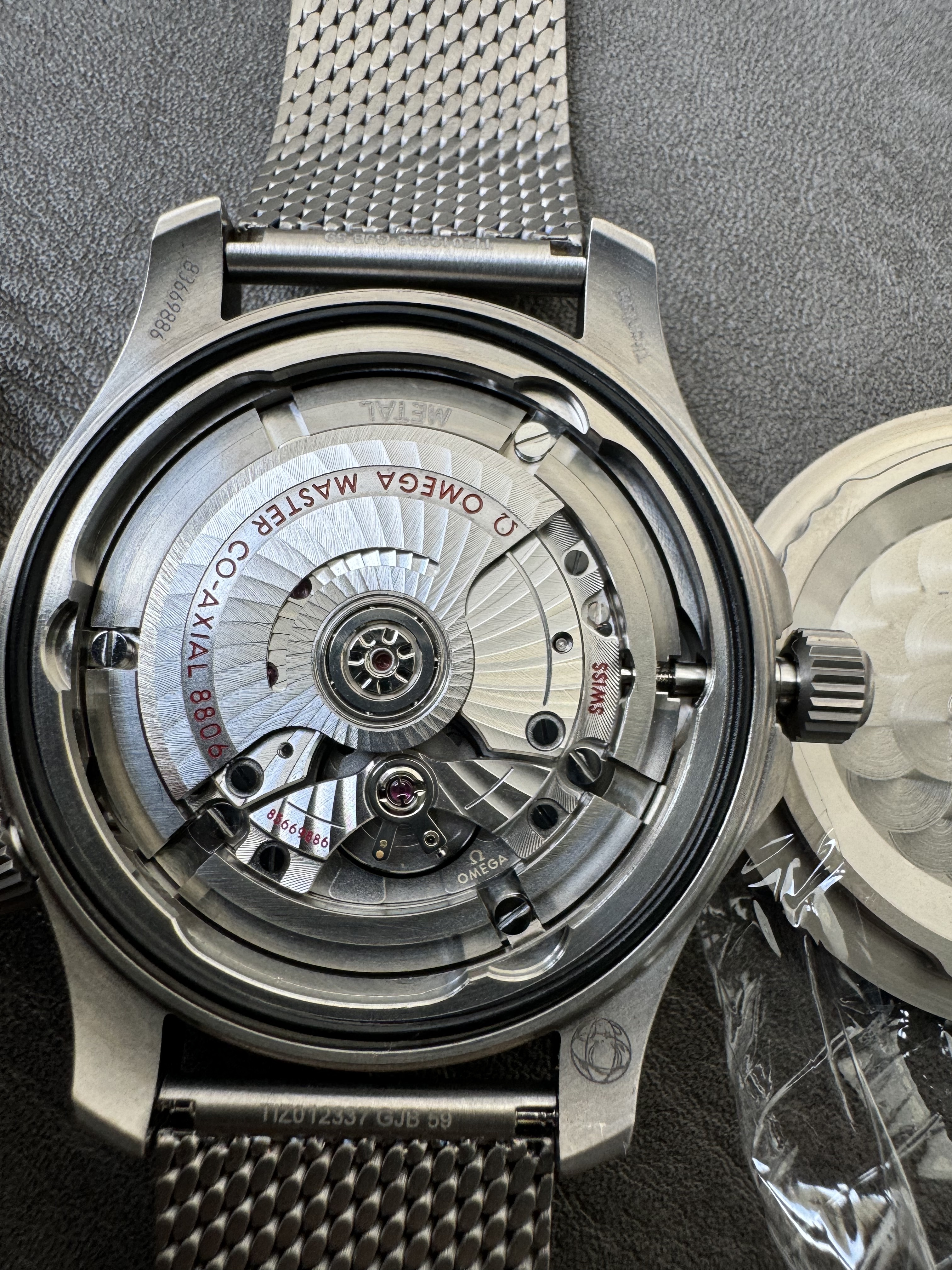 Super Clone Omega 1：1 Seamaster 300M “No Time To Die” V4 Edition — Titanium Case & Milanese Mesh, VS8800 Integrated Movement