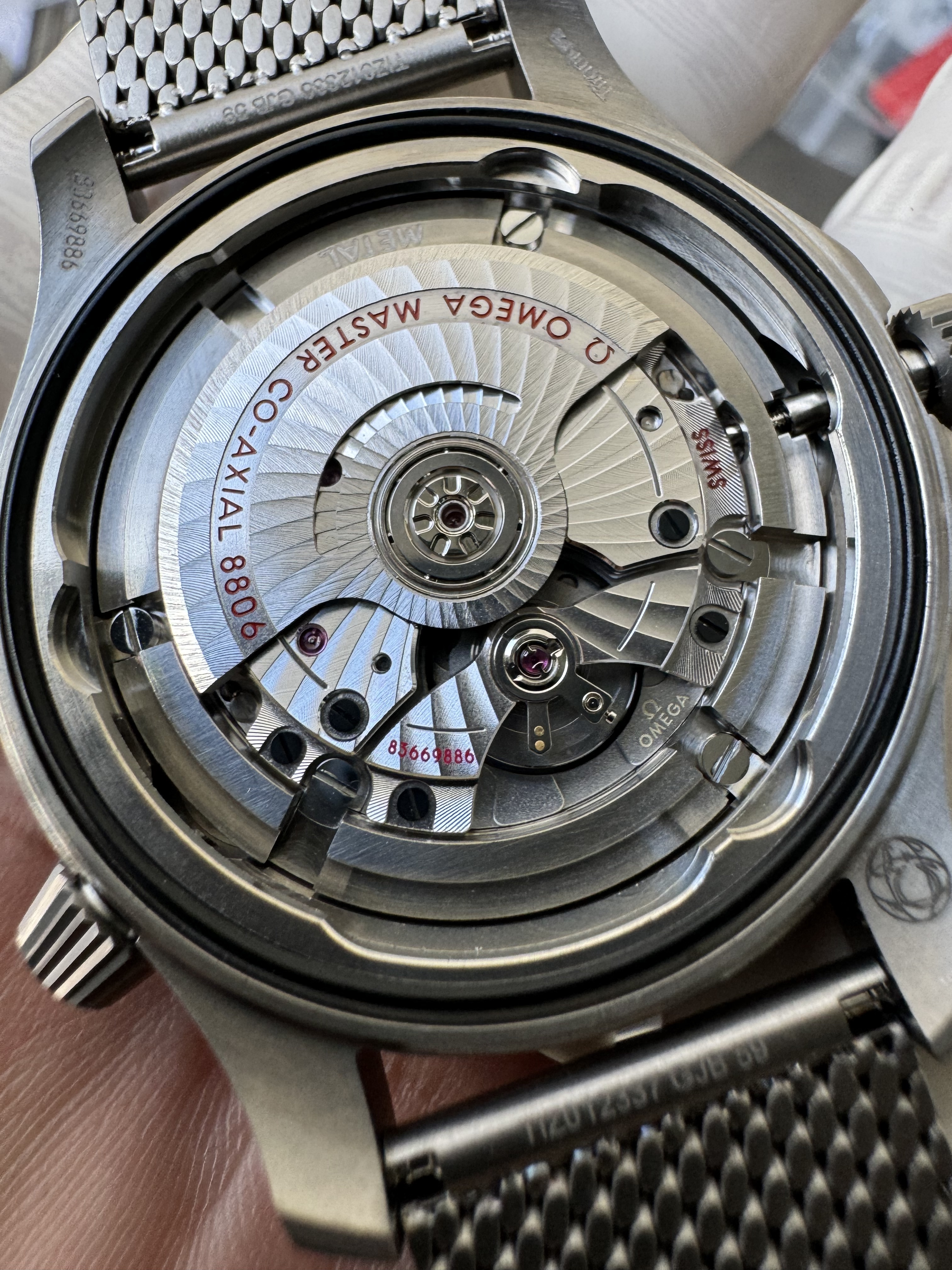 Super Clone Omega 1：1 Seamaster 300M “No Time To Die” V4 Edition — Titanium Case & Milanese Mesh, VS8800 Integrated Movement