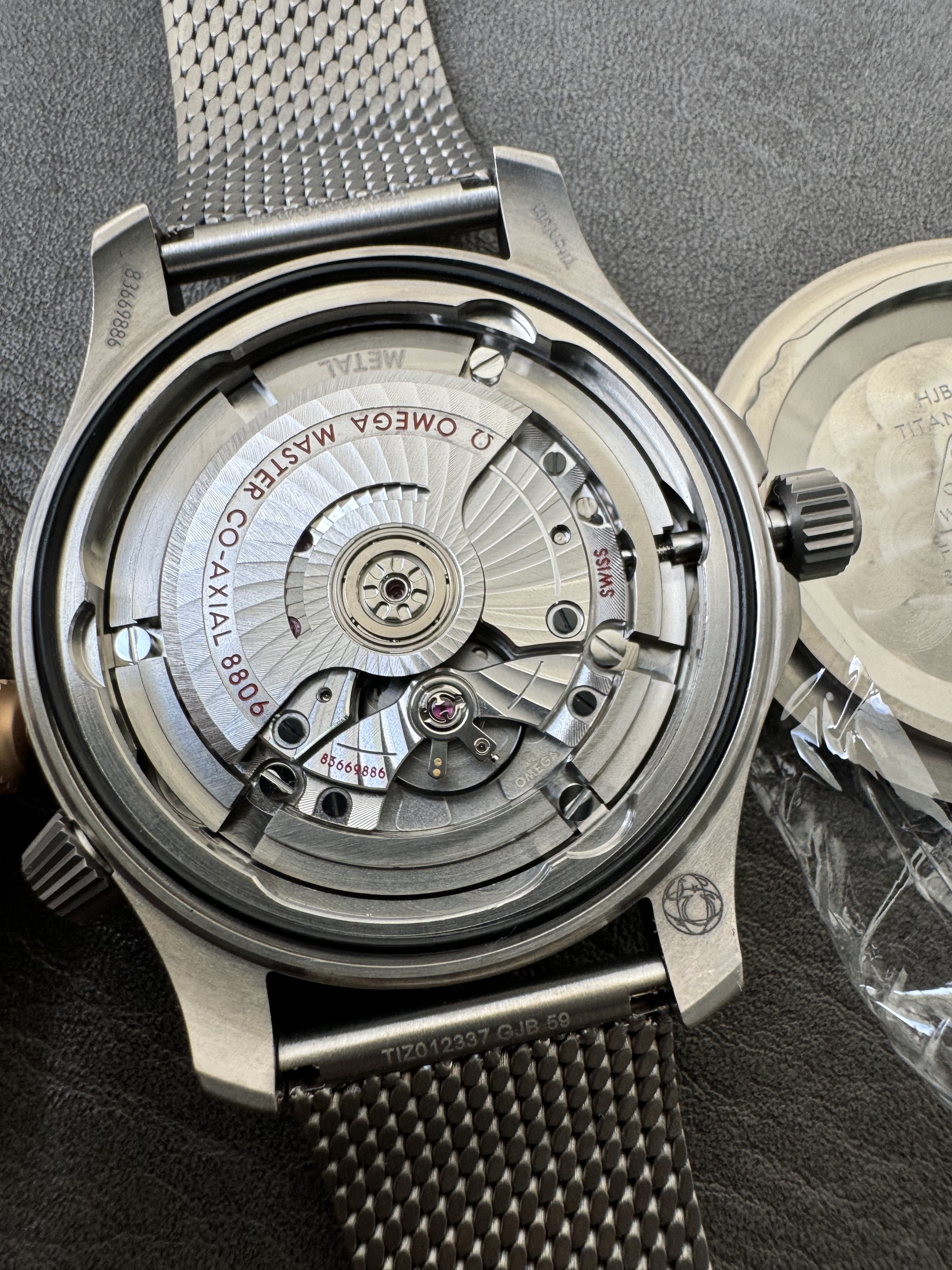 Super Clone Omega 1：1 Seamaster 300M “No Time To Die” V4 Edition — Titanium Case & Milanese Mesh, VS8800 Integrated Movement