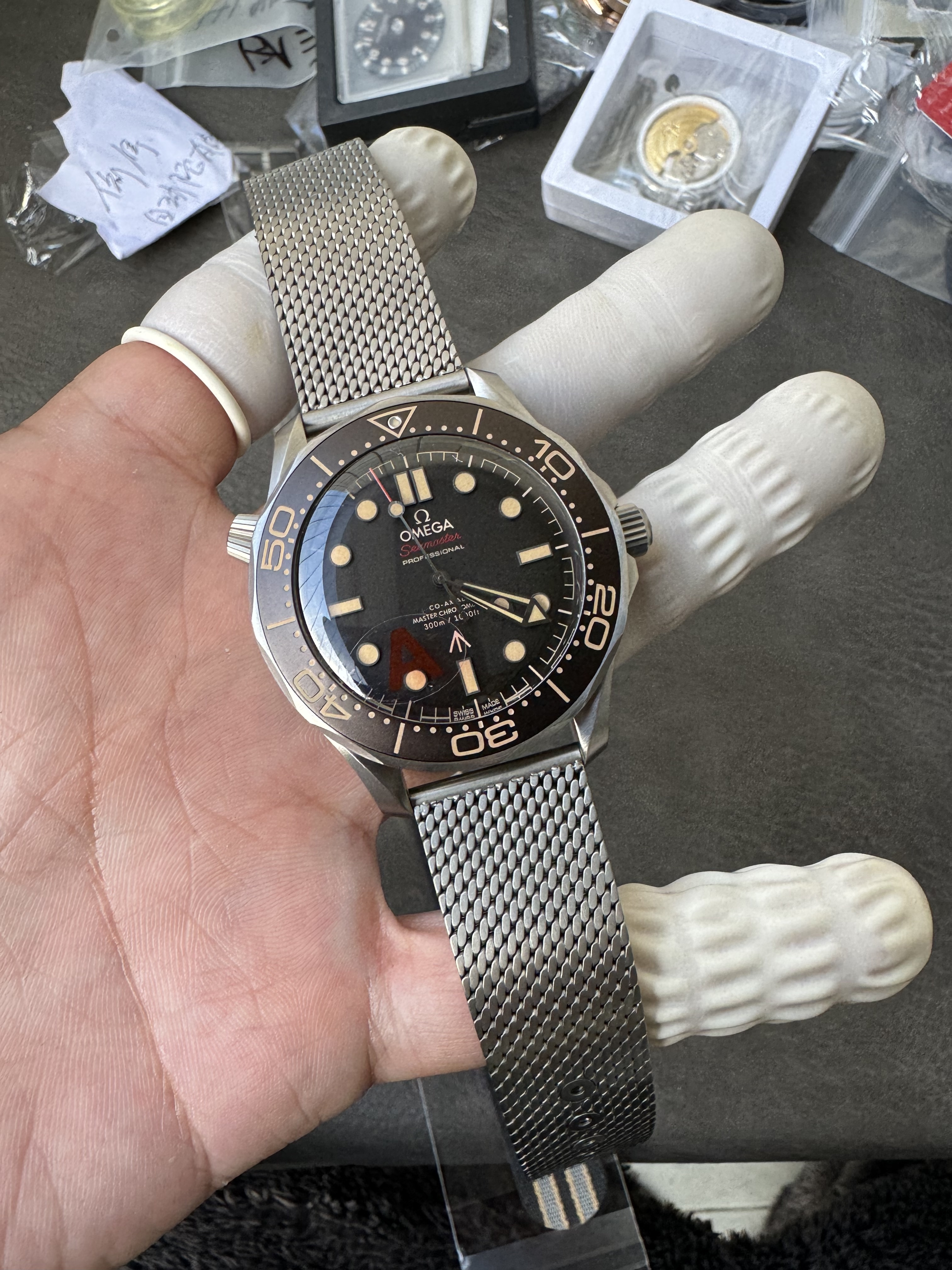 Super Clone Omega 1：1 Seamaster 300M “No Time To Die” V4 Edition — Titanium Case & Milanese Mesh, VS8800 Integrated Movement