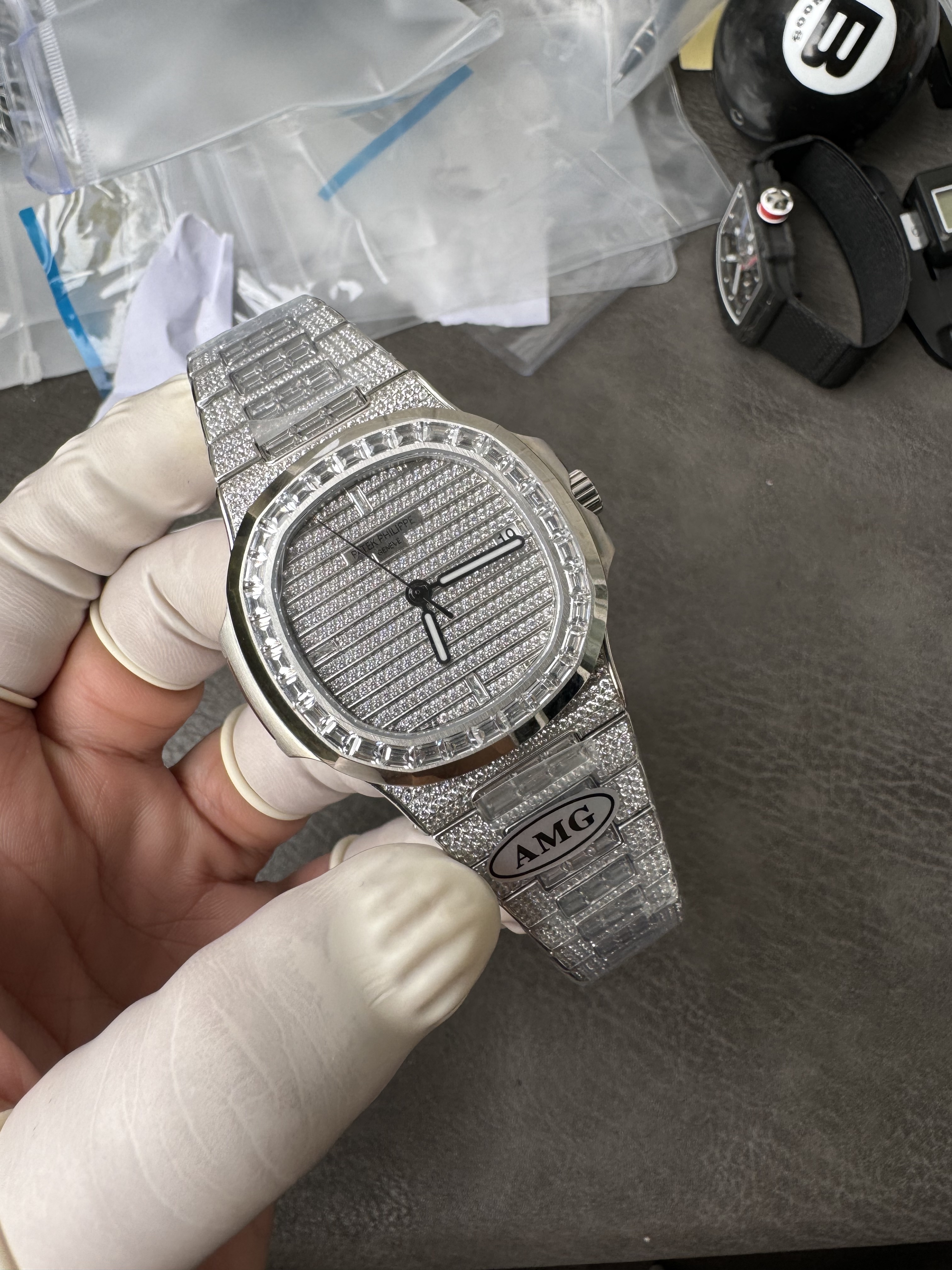 Super Clone 1:1 Patek Philippe Nautilus 5711 Full Iced Out – Baguette Diamond Bezel