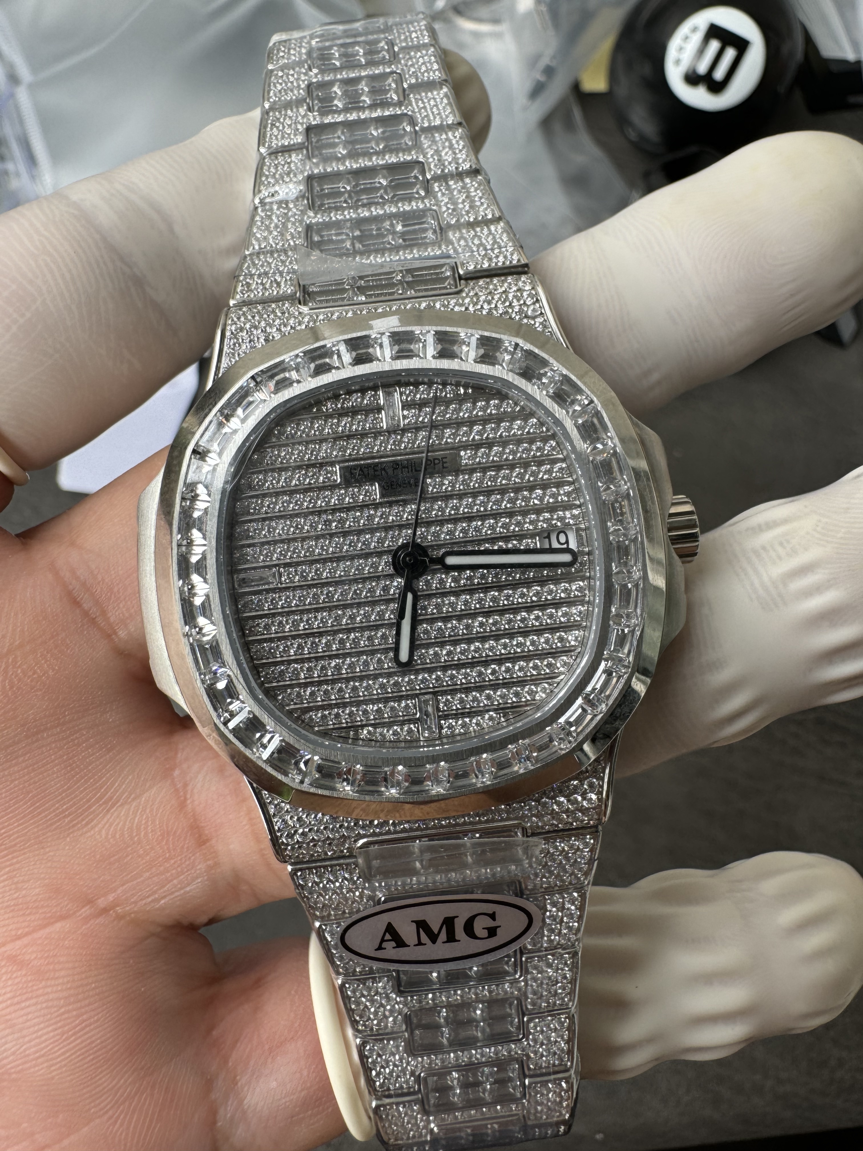 Super Clone 1:1 Patek Philippe Nautilus 5711 Full Iced Out – Baguette Diamond Bezel