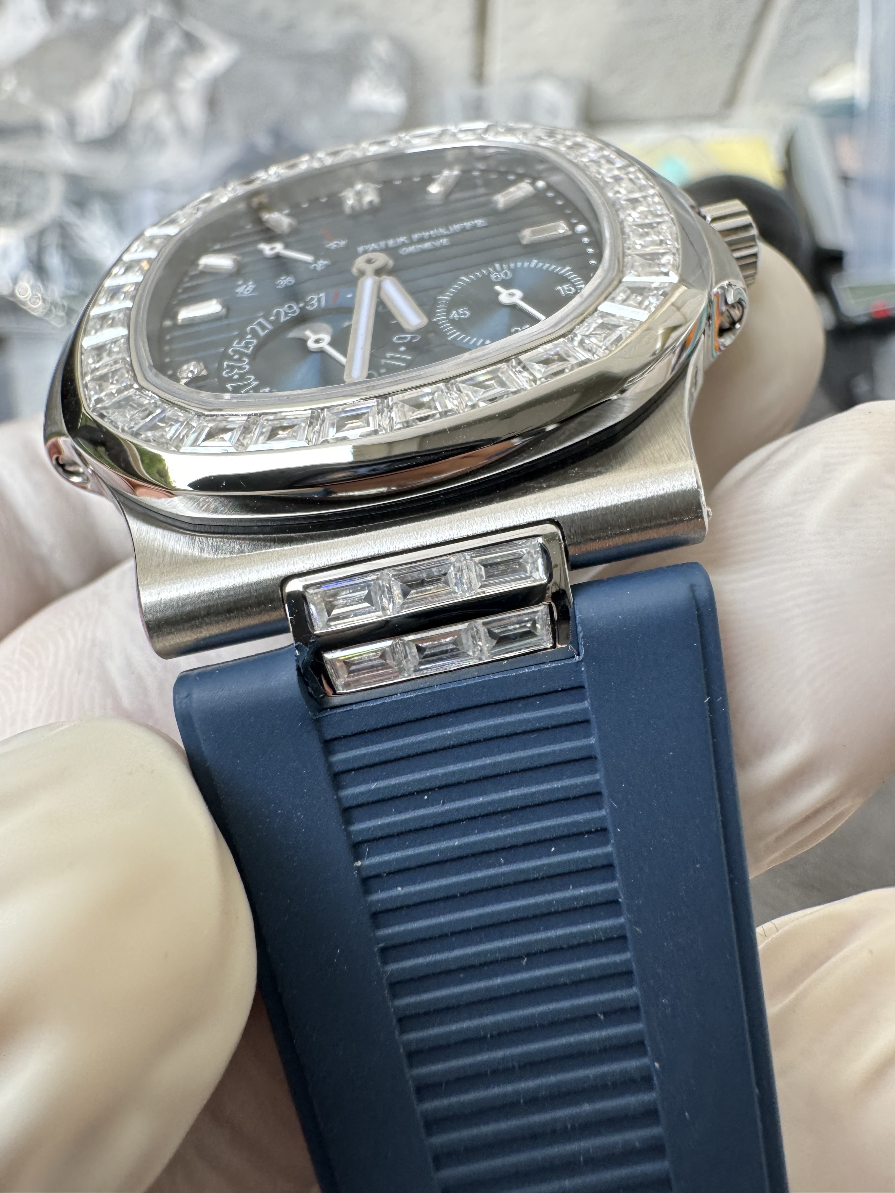 Super Clone 1:1 Patek Philippe Nautilus 5712 Blue Dial Perpetual Calendar with Diamond Bezel – Blue Rubber Strap