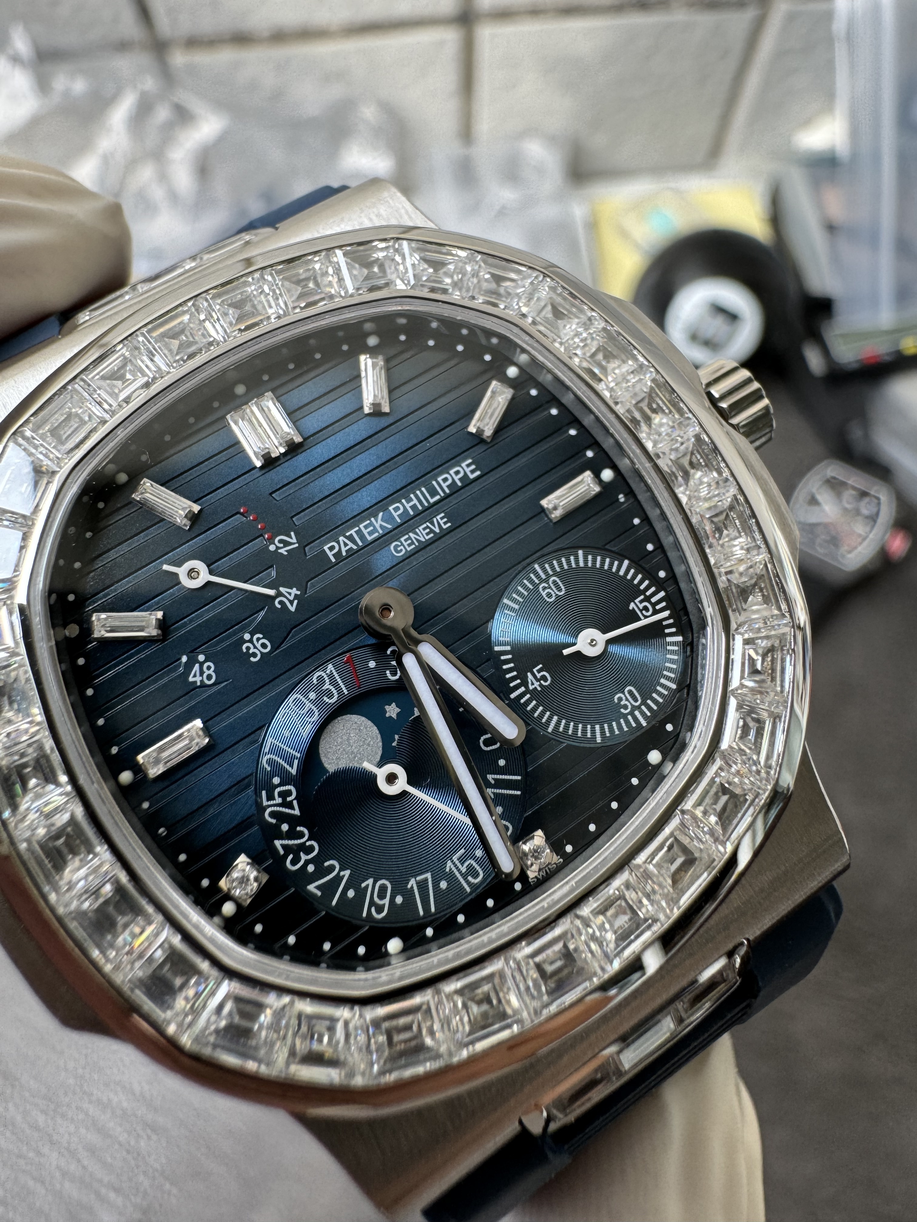 Super Clone 1:1 Patek Philippe Nautilus 5712 Blue Dial Perpetual Calendar with Diamond Bezel – Blue Rubber Strap