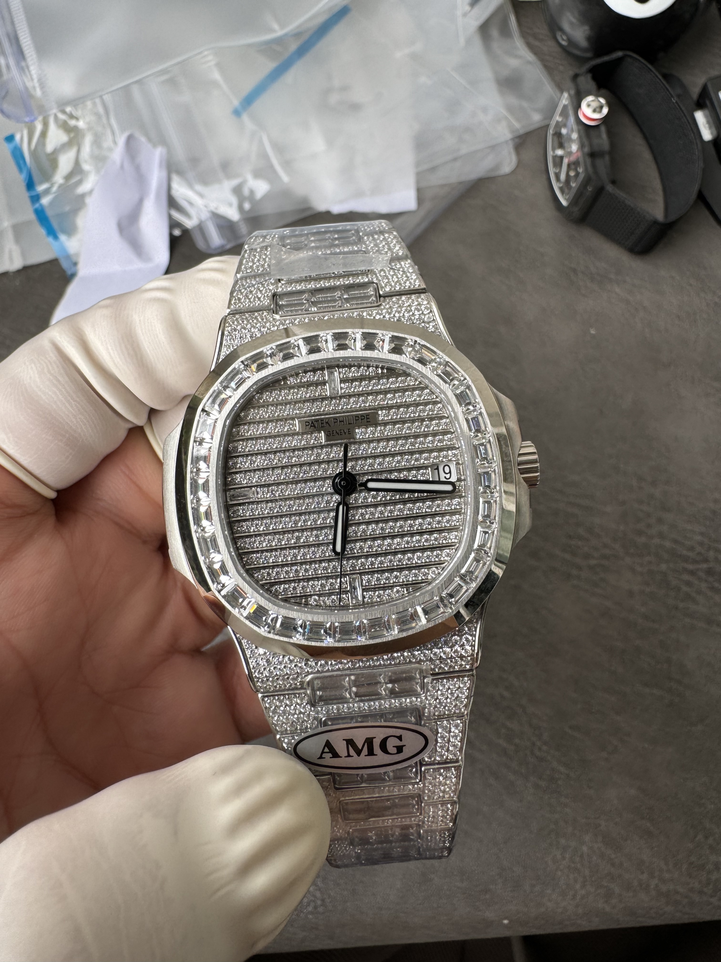 Super Clone 1:1 Patek Philippe Nautilus 5711 Full Iced Out – Baguette Diamond Bezel