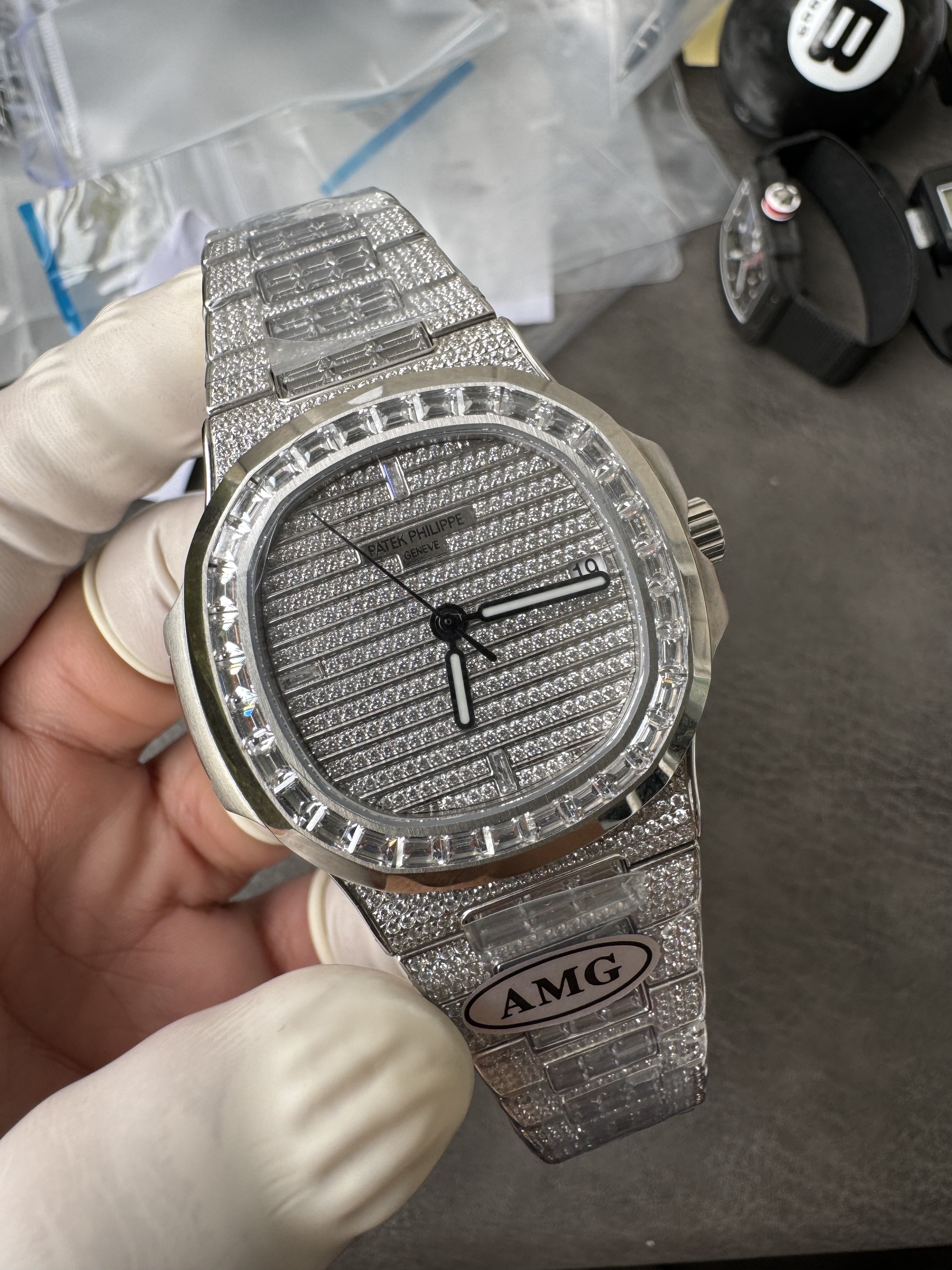 Super Clone 1:1 Patek Philippe Nautilus 5711 Full Iced Out – Baguette Diamond Bezel