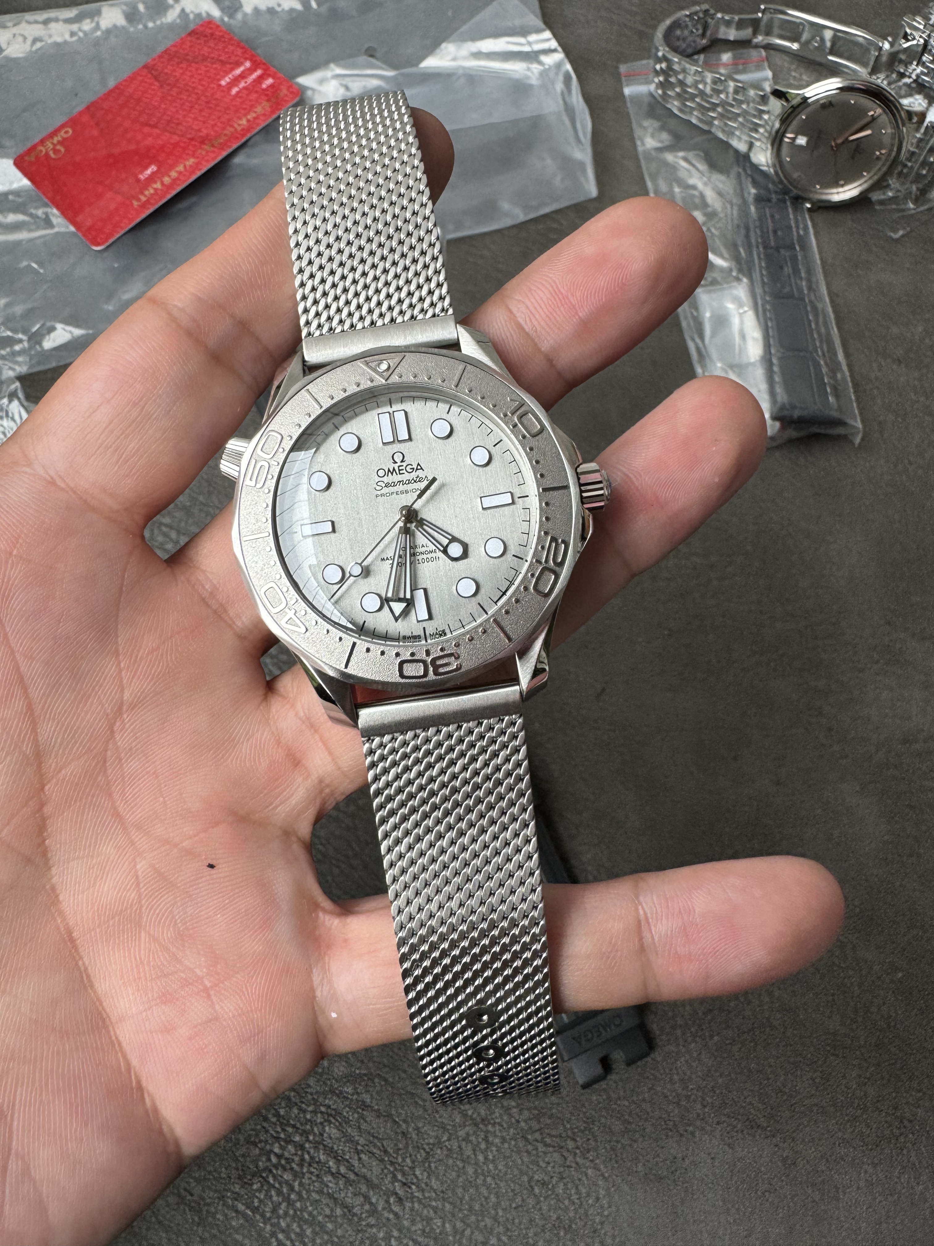 Super Clone Omega 1:1 Seamaster 300M 007 Silver Bezel Milanese Bracelet