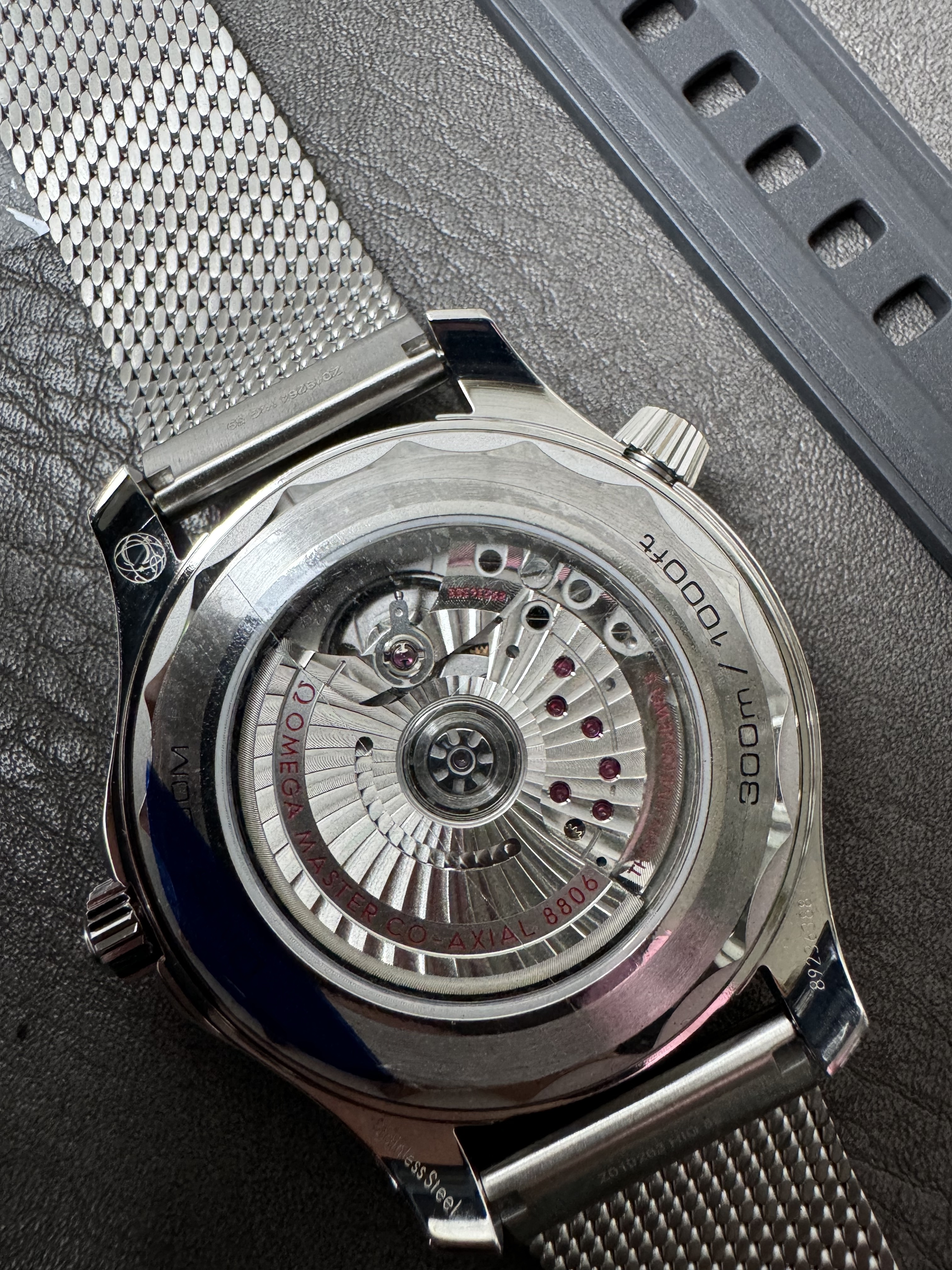 Super Clone Omega 1:1 Seamaster 300M 007 Silver Bezel Milanese Bracelet