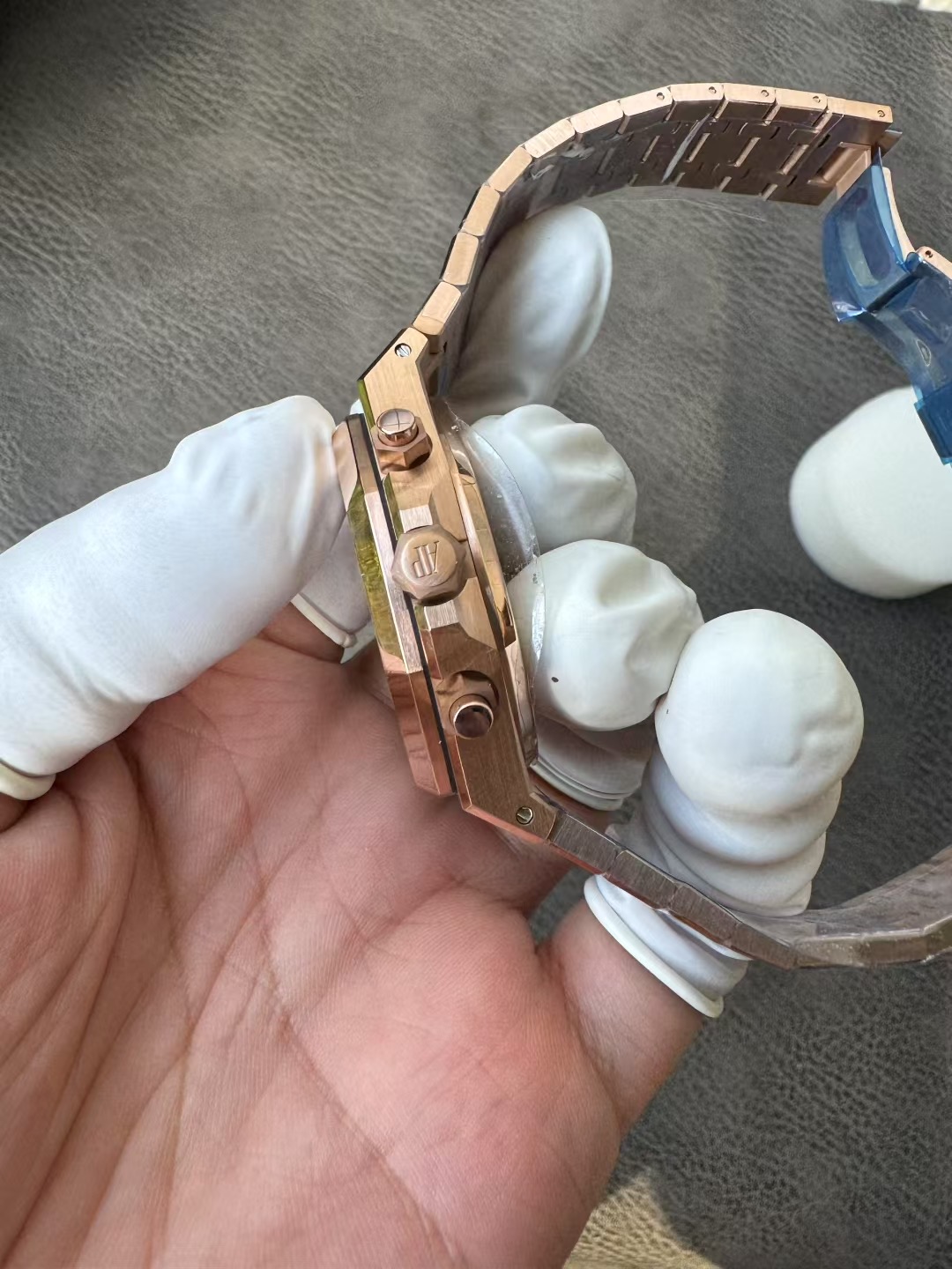 Super Clone Audemars Piguet 1:1 Royal Oak Chronograph 26240 Watches – 41mm Rose Gold with Blue Dial