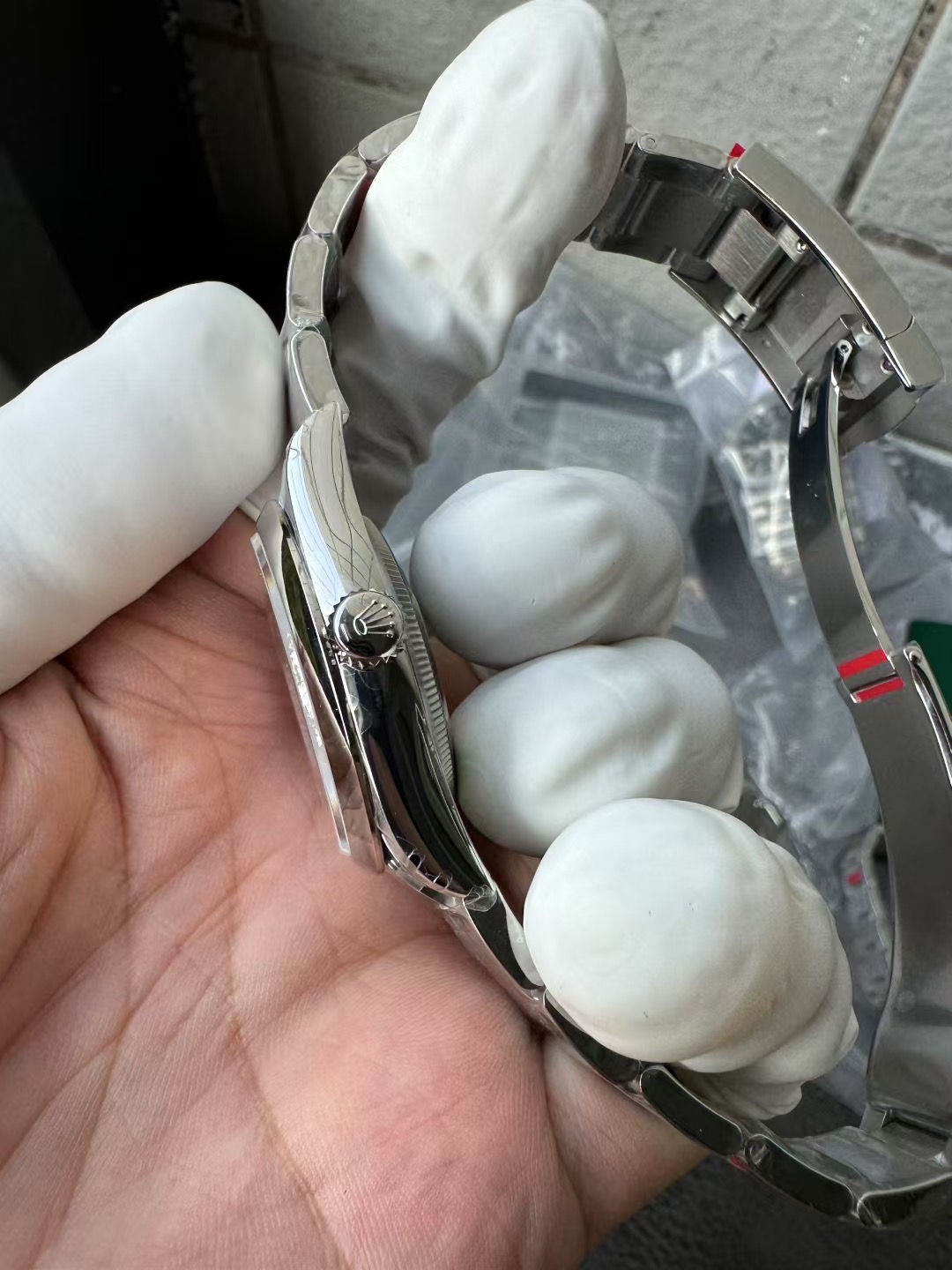 Rolex Oyster Perpetual 41mm M124330 Stainless Steel Model with Sand-Yellow Dial, Oystersteel Top Cover Replica