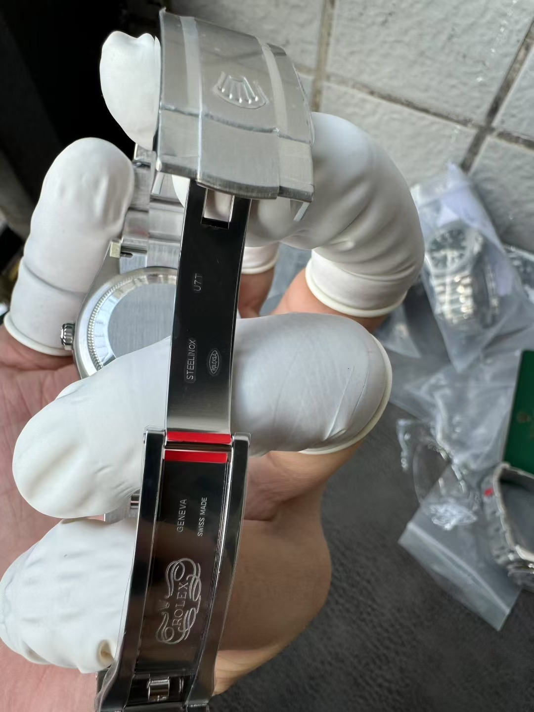 Rolex Oyster Perpetual 41mm M124330 Stainless Steel Model with Sand-Yellow Dial, Oystersteel Top Cover Replica