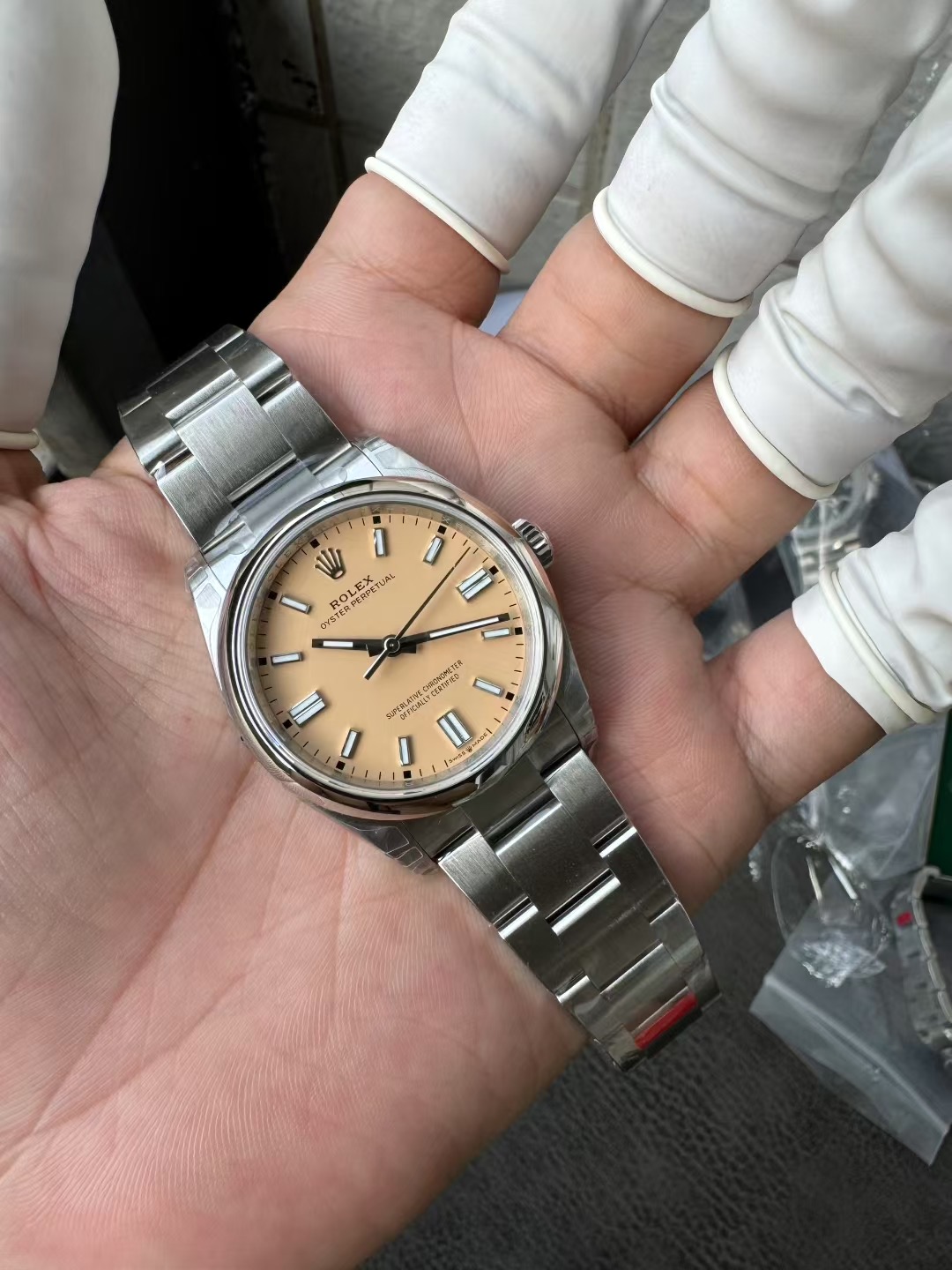 Rolex Oyster Perpetual 41mm M124330 Stainless Steel Model with Sand-Yellow Dial, Oystersteel Top Cover Replica