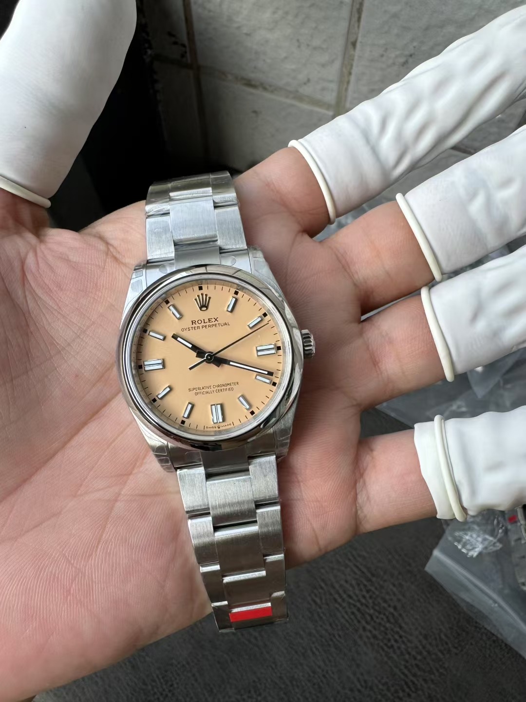 Rolex Oyster Perpetual 41mm M124330 Stainless Steel Model with Sand-Yellow Dial, Oystersteel Top Cover Replica