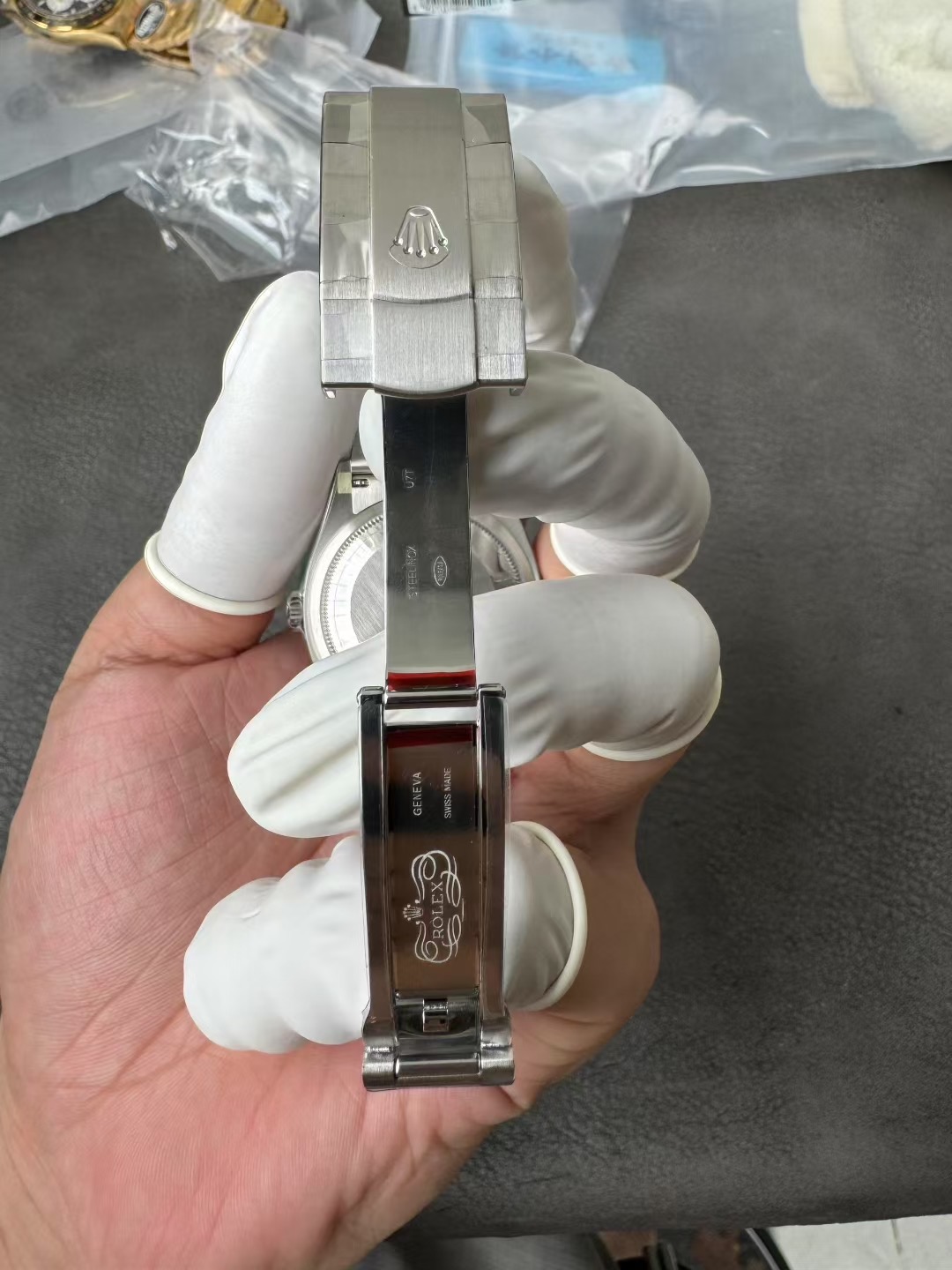 Rolex Oyster Perpetual 41mm M124330 Stainless Steel Model with Apple Green Dial, Oystersteel Top Cover Replica