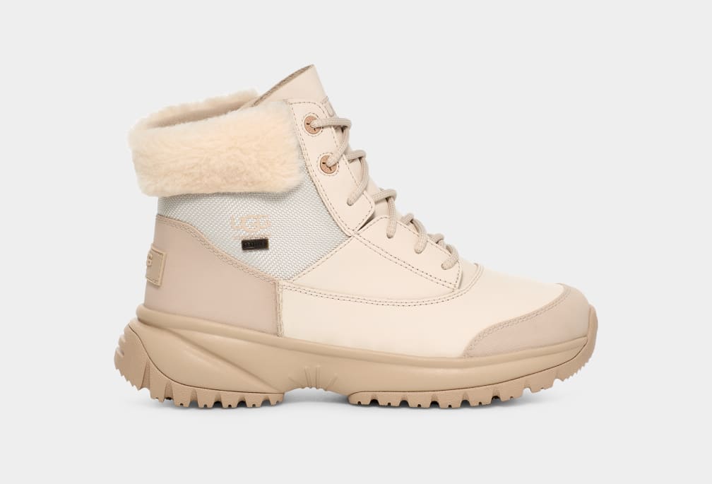 Yose Fluff Boot