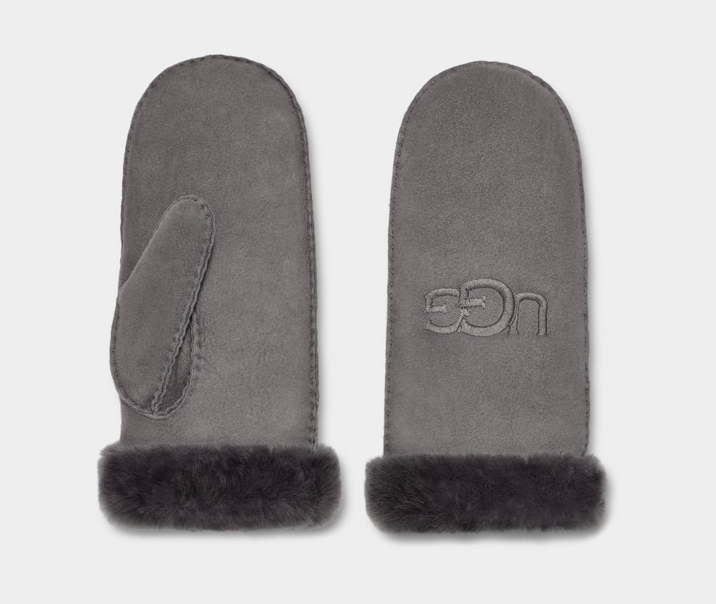 Sheepskin Embroider Mitten