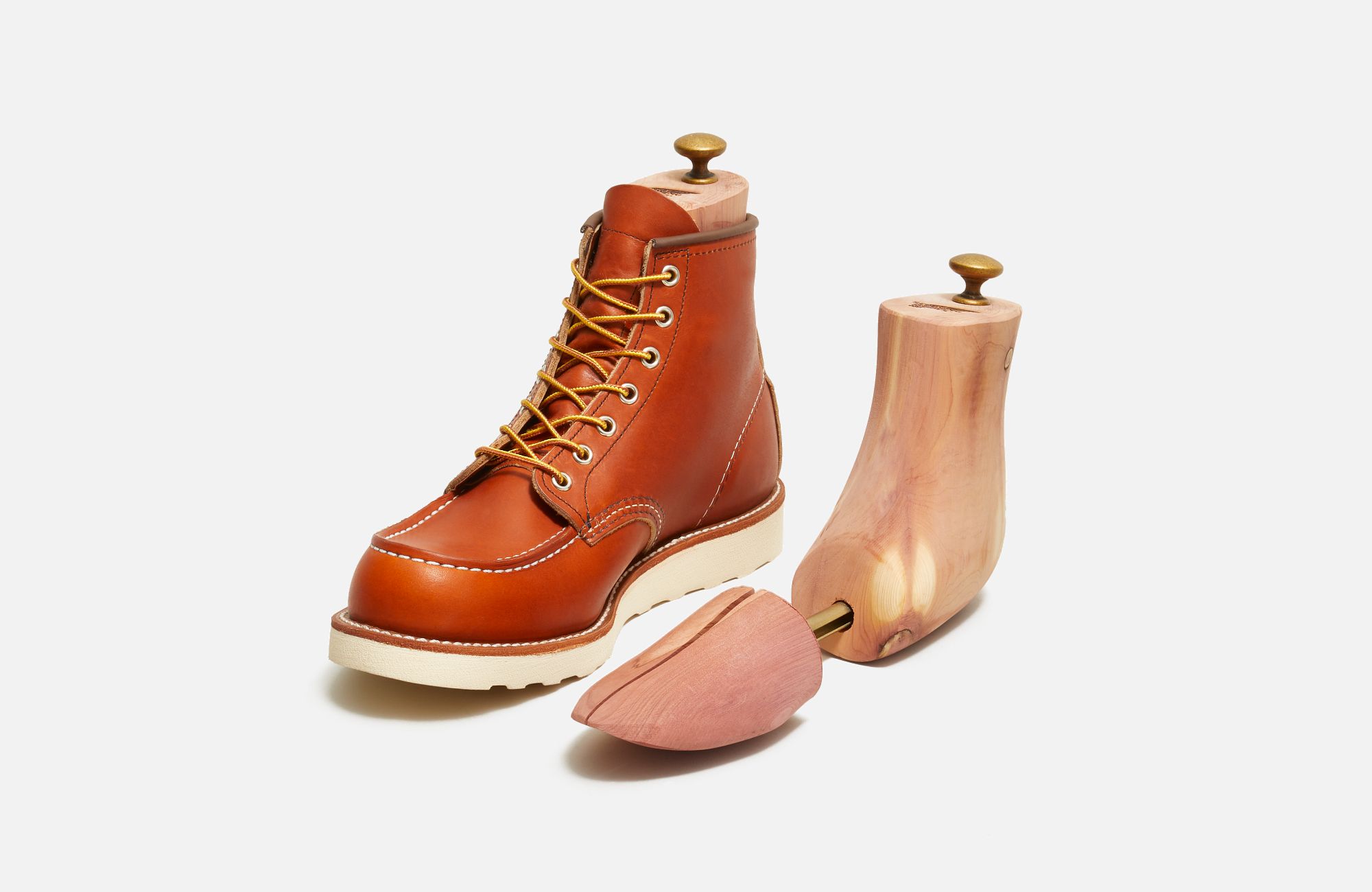 Cedar Boot Tree