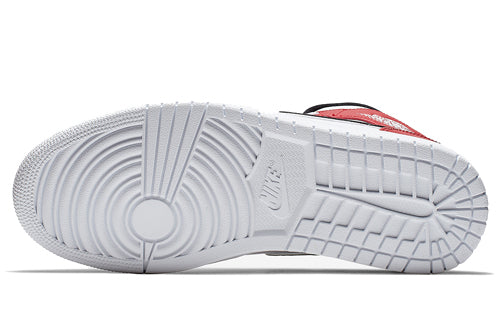 Air Jordan 1 Mid \'White Chicago\'  554724-116 Epoch-Defining Shoes