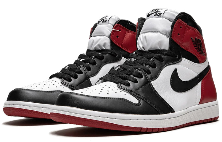 Air Jordan 1 Retro High OG \'Black Toe\' 2016  555088-125 Antique Icons