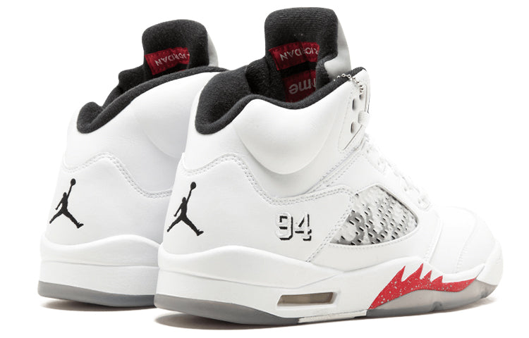 Supreme x Air Jordan 5 Retro \'White\'  824371-101 Epochal Sneaker