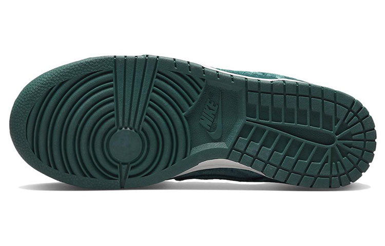 (WMNS) Nike Dunk Low \'Green Velvet\'  DZ5224-300 Classic Sneakers