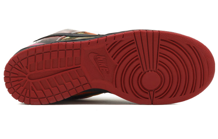 Nike SB Dunk Low 'Pushead' 313233-001 Signature Shoe - Click Image to Close