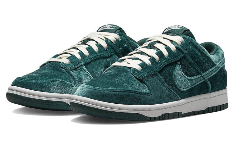(WMNS) Nike Dunk Low 'Green Velvet' DZ5224-300 Classic Sneakers - Click Image to Close