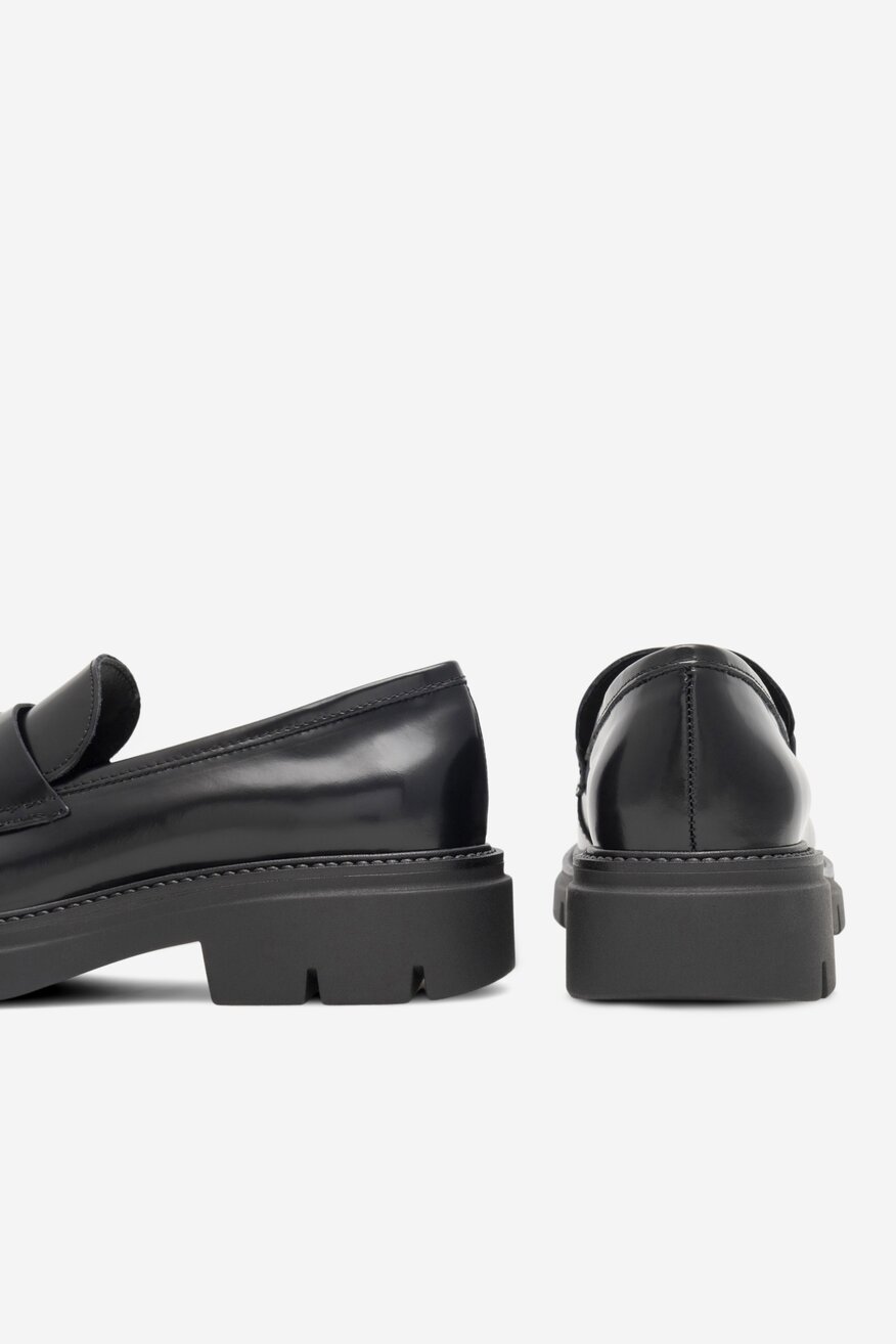 Półbuty Gino Rossi RUBBER-I22 23580AB Czarny