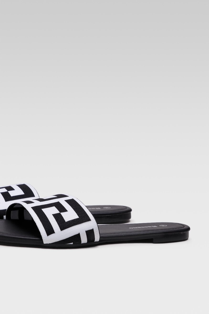 Klapki Bassano 23342HDC Czarny