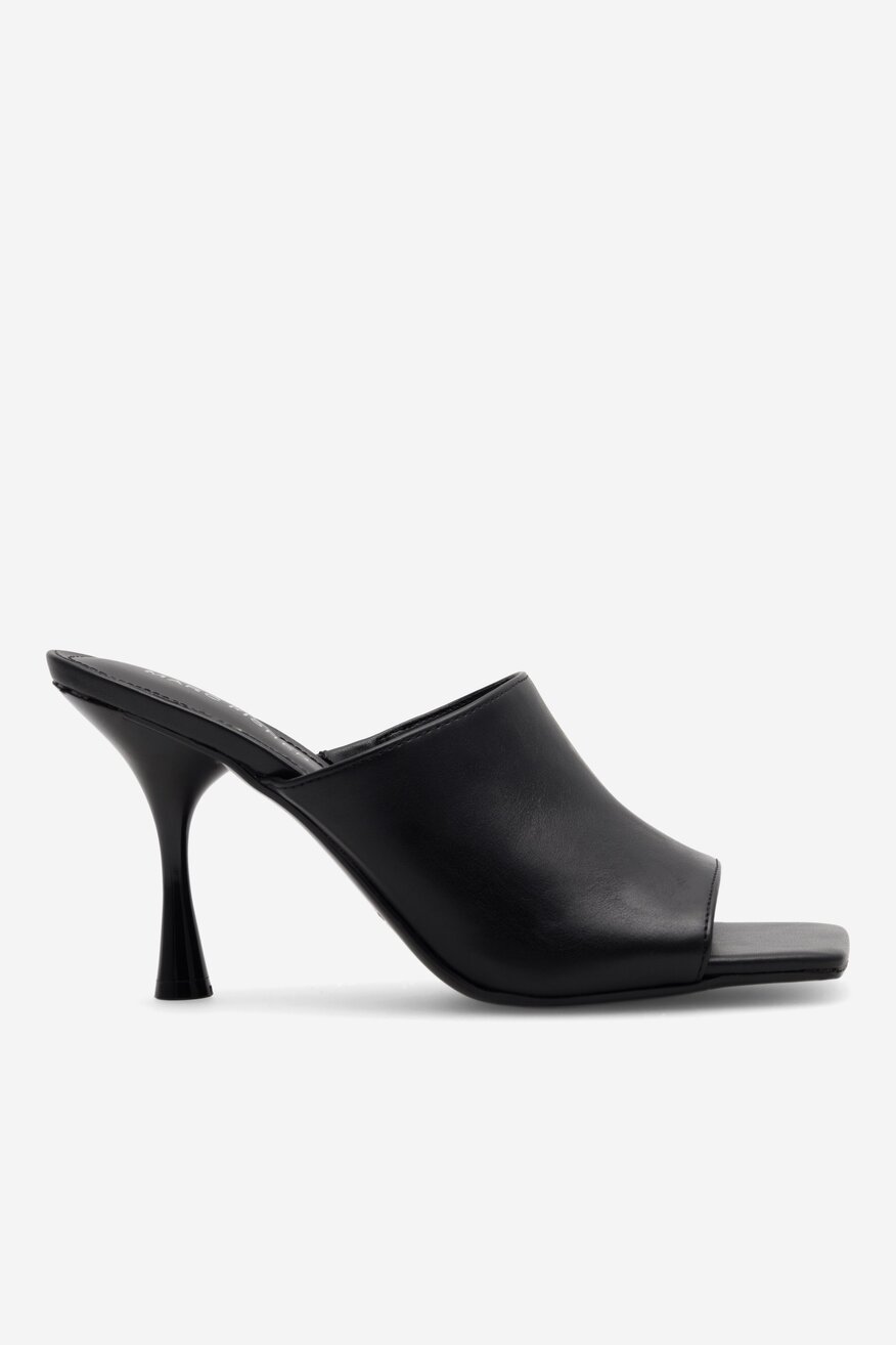 Klapki MARC FISHER F-DUSK2 BLK01 Czarny