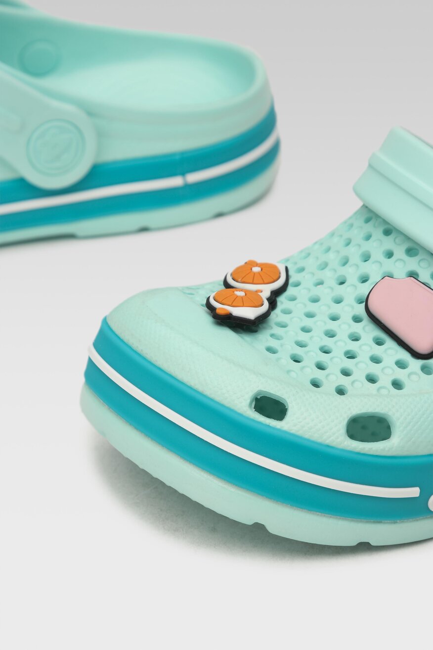 Klapki basenowe Coqui 6423-409-4419. Zielony