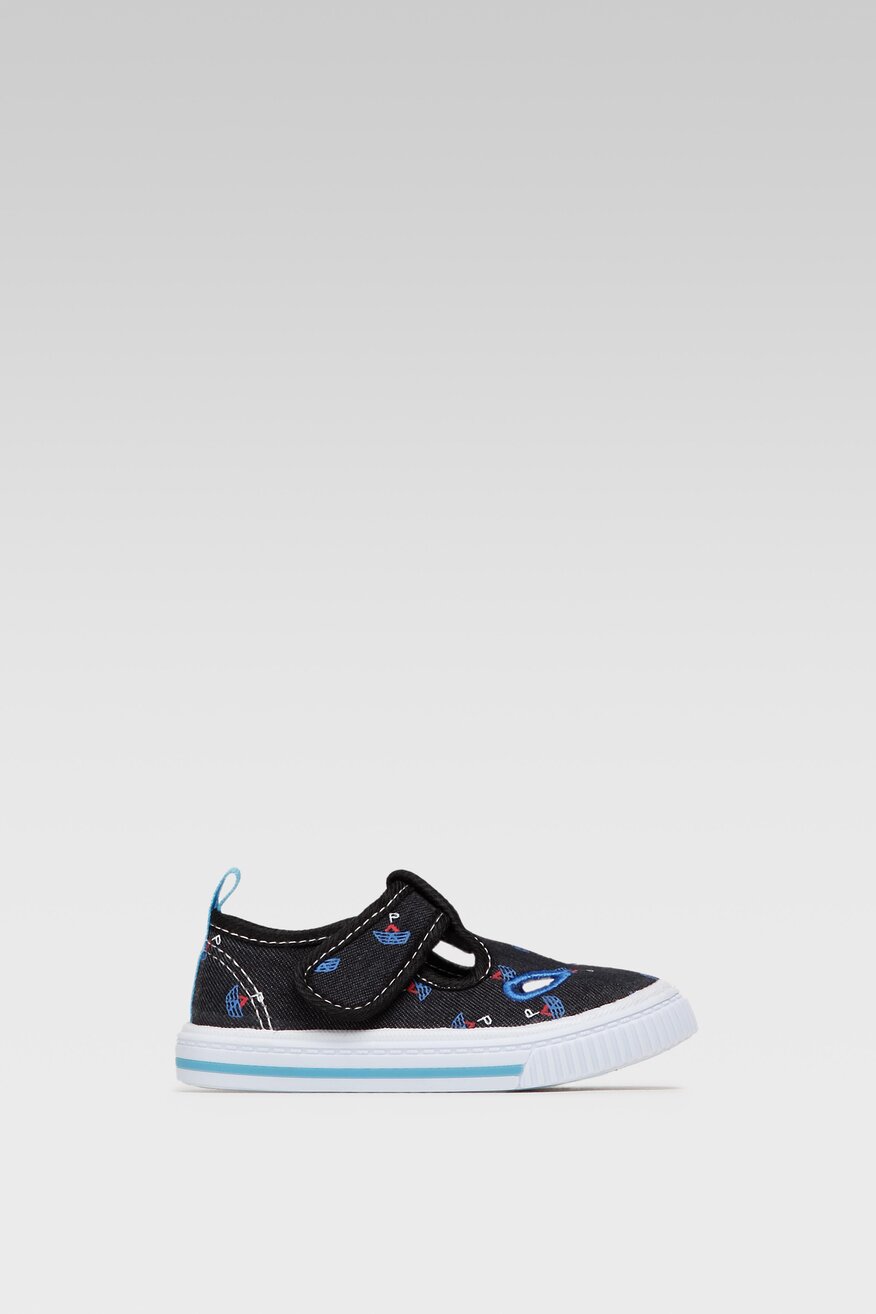 Kapcie Action Boy CF2093-7 Czarny