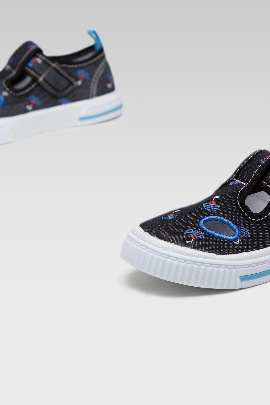 Kapcie Action Boy CF2093-7 Czarny