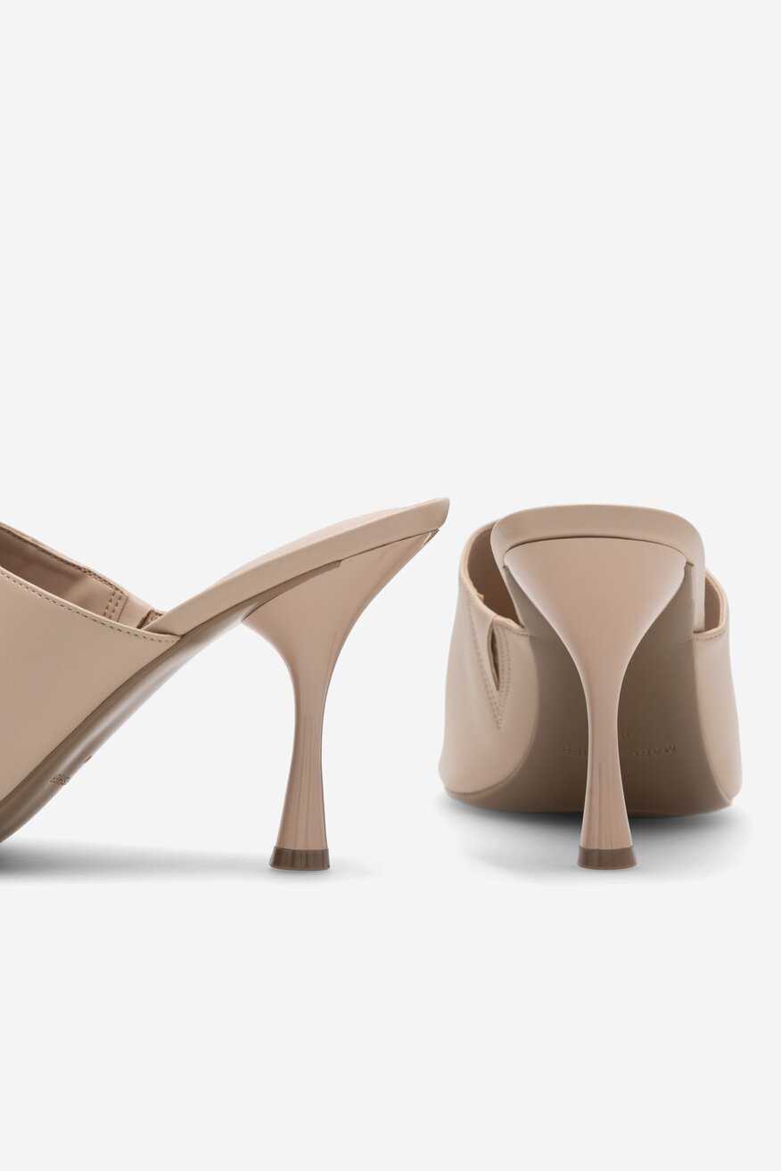 Klapki MARC FISHER F-DUSK2 LNA01 Beżowy jasny