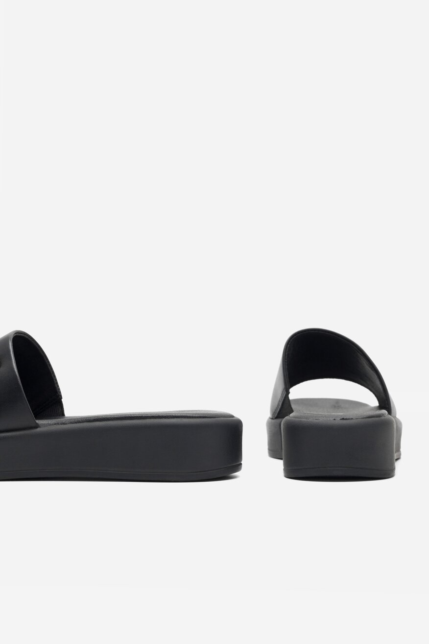 Klapki Lasocki ASTI ARC-3032-13 Czarny