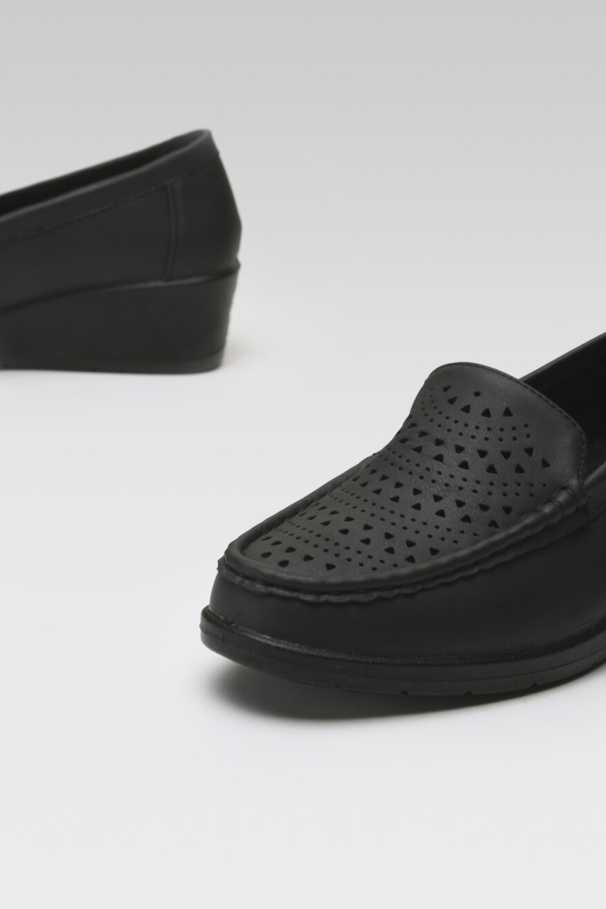 Półbuty Clara Barson HMD220352 Czarny